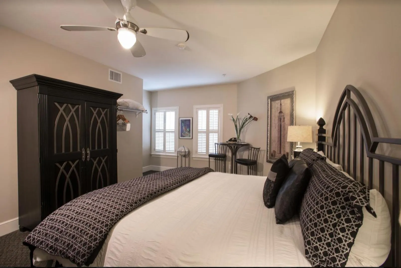 Bed in Gruene River Hotel & Retreat