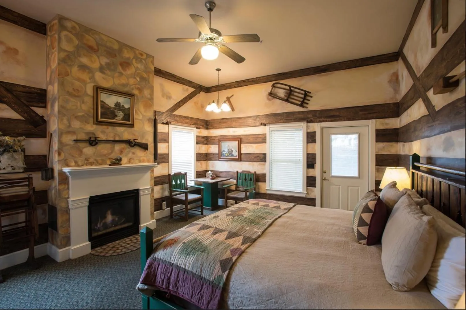 Bed in Gruene River Hotel & Retreat