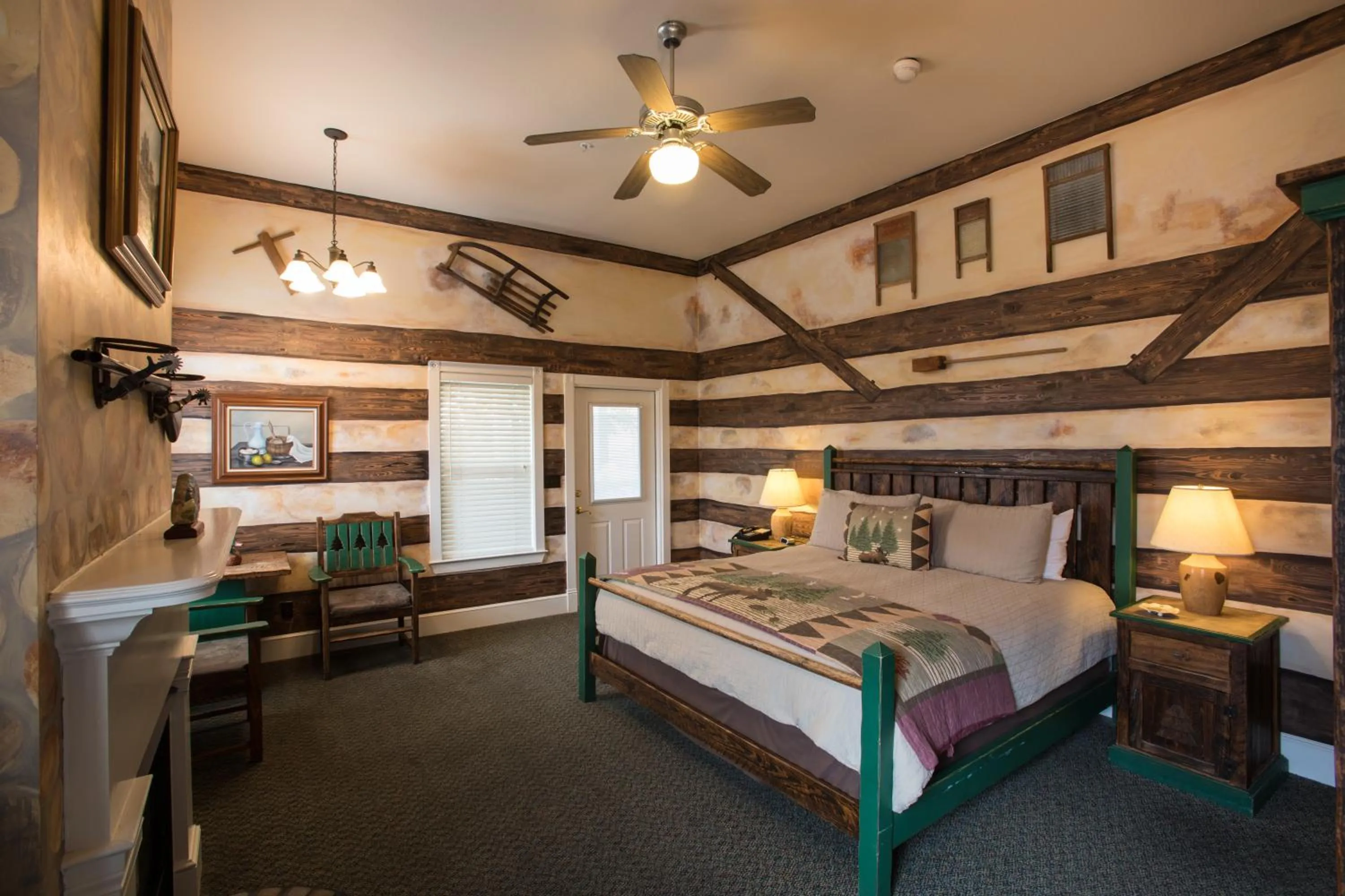 Bed in Gruene River Hotel & Retreat