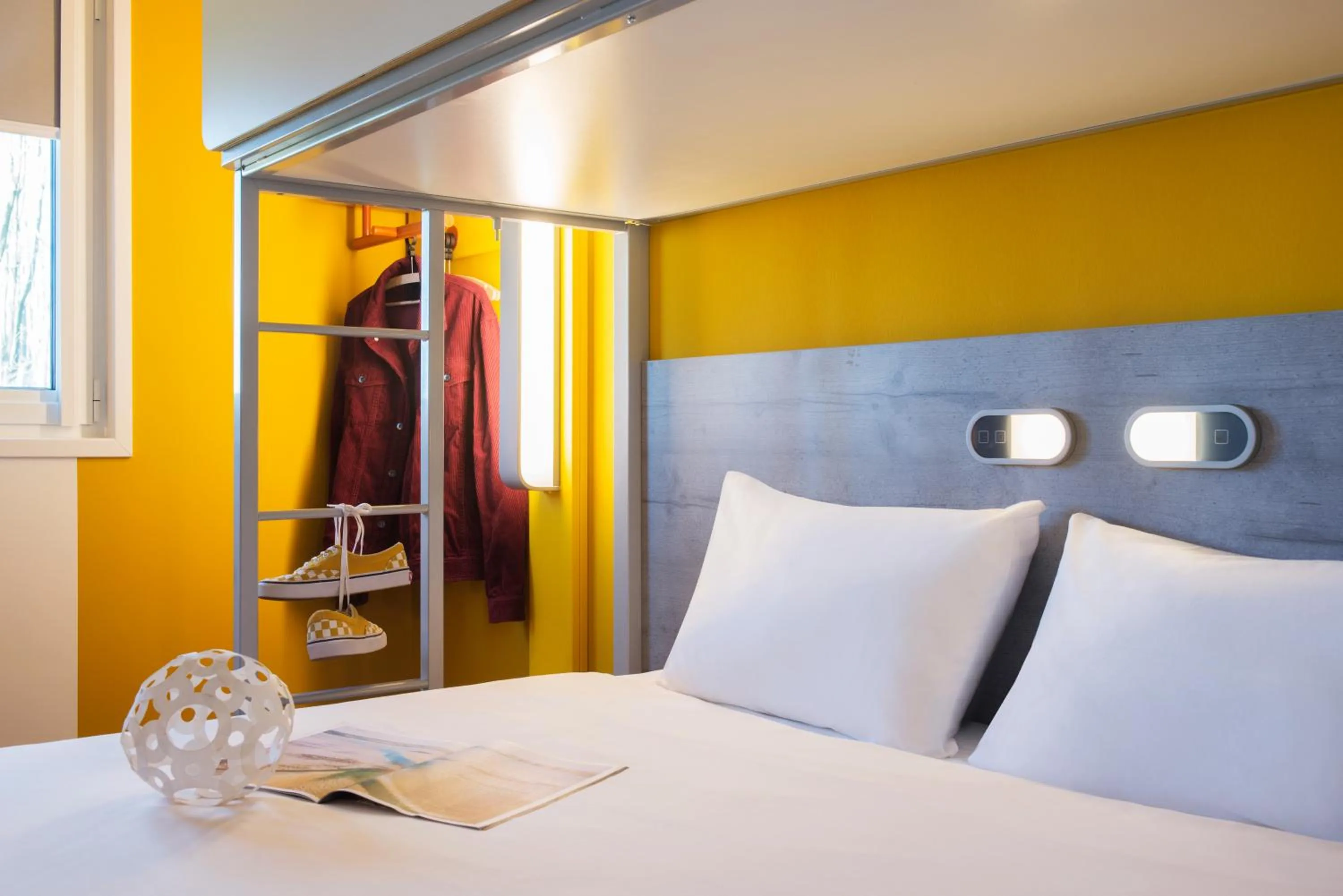 Bed in ibis budget Amsterdam Airport