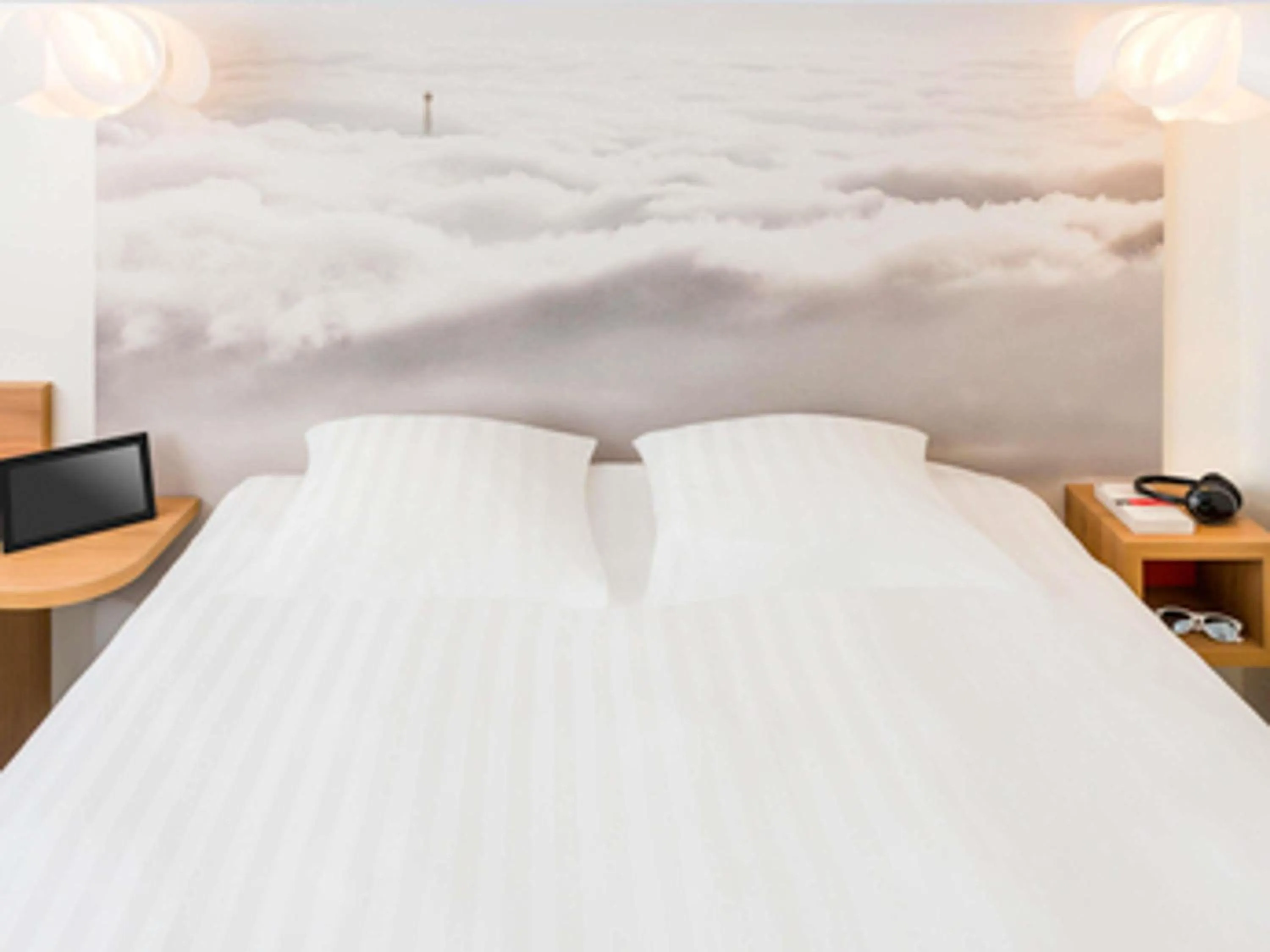 Bedroom, Bed in ibis Styles Paris Velizy