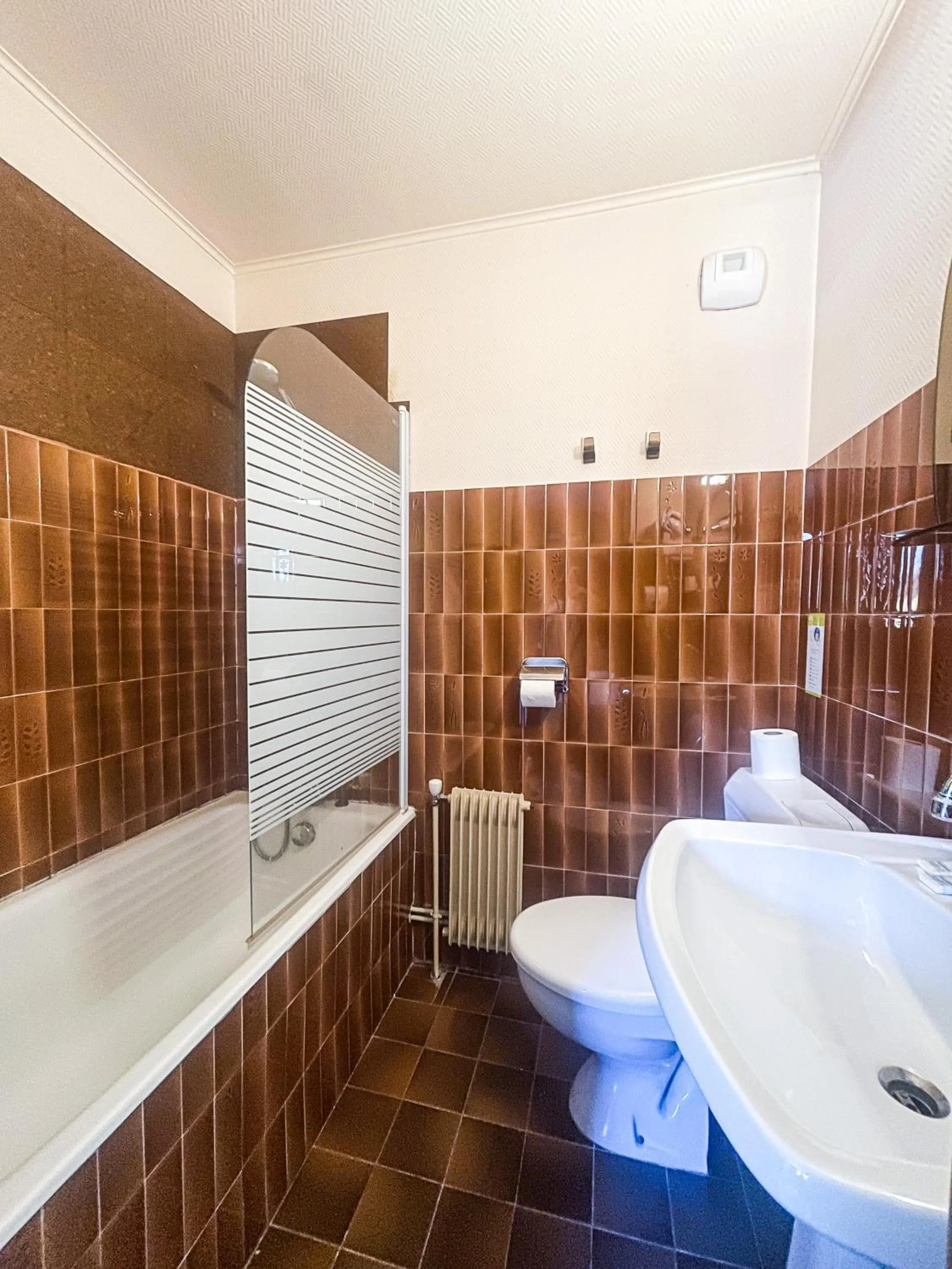 Toilet in Atmosphere Hotel