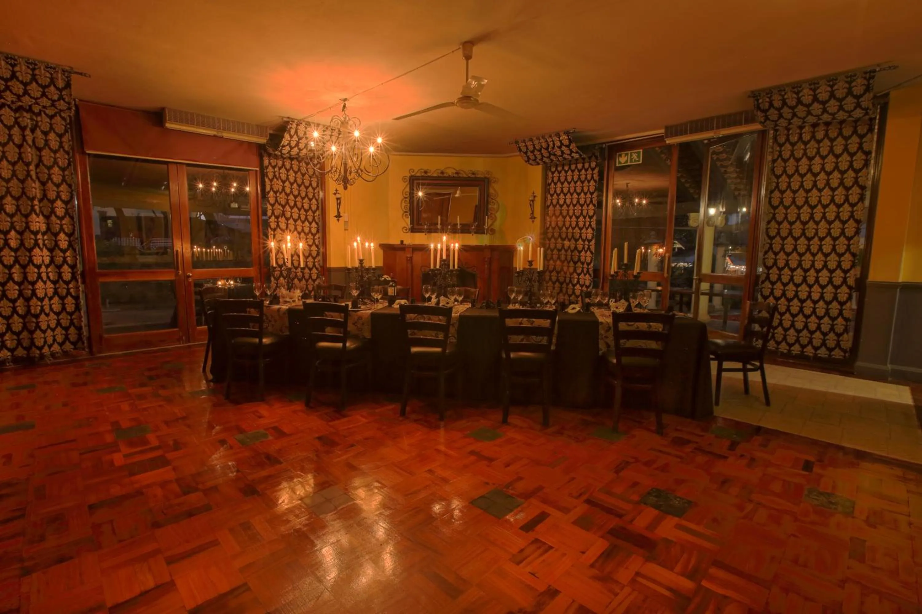 Restaurant/places to eat in Casa Toscana Lodge