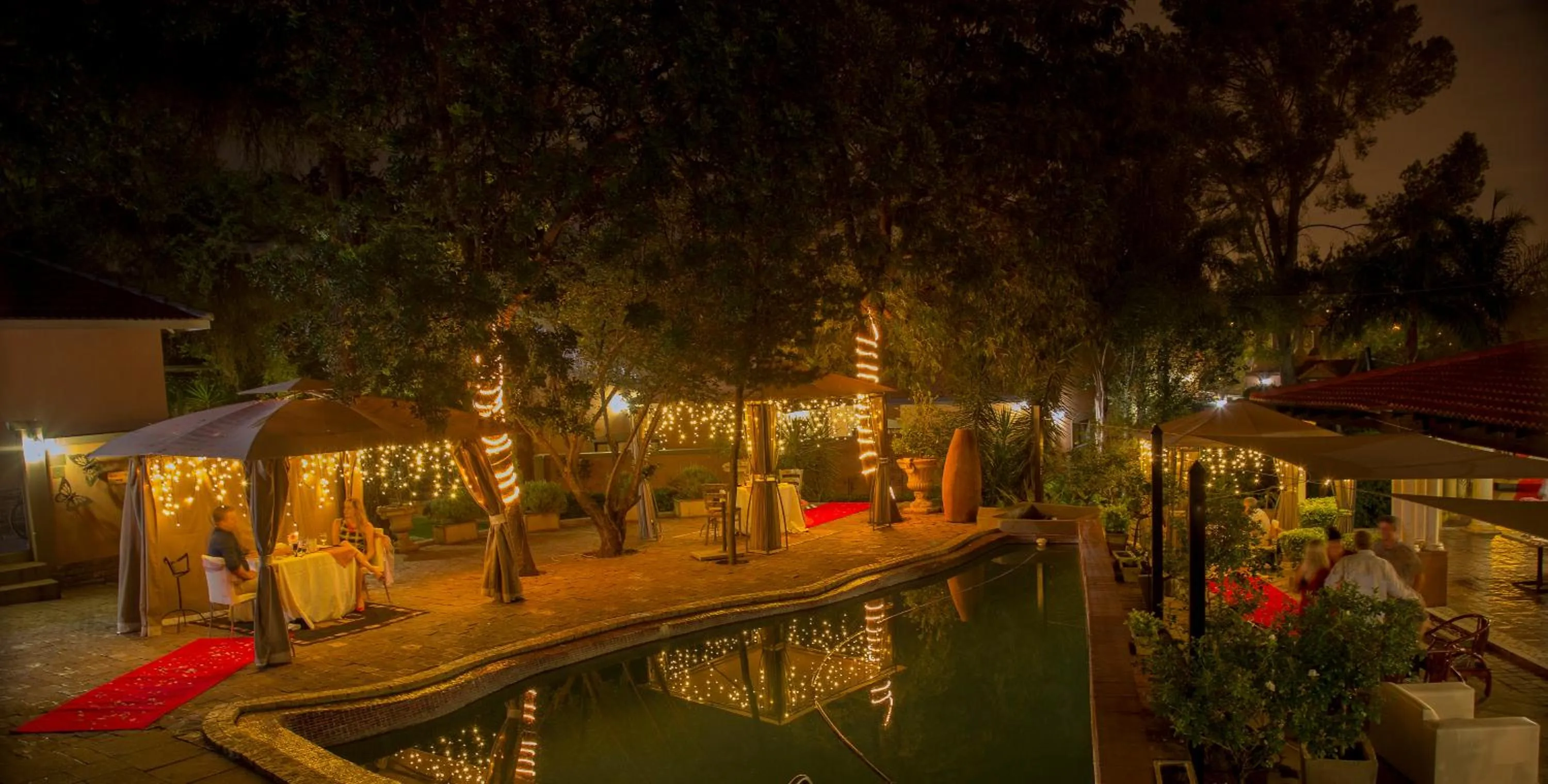 Pool view in Casa Toscana Lodge