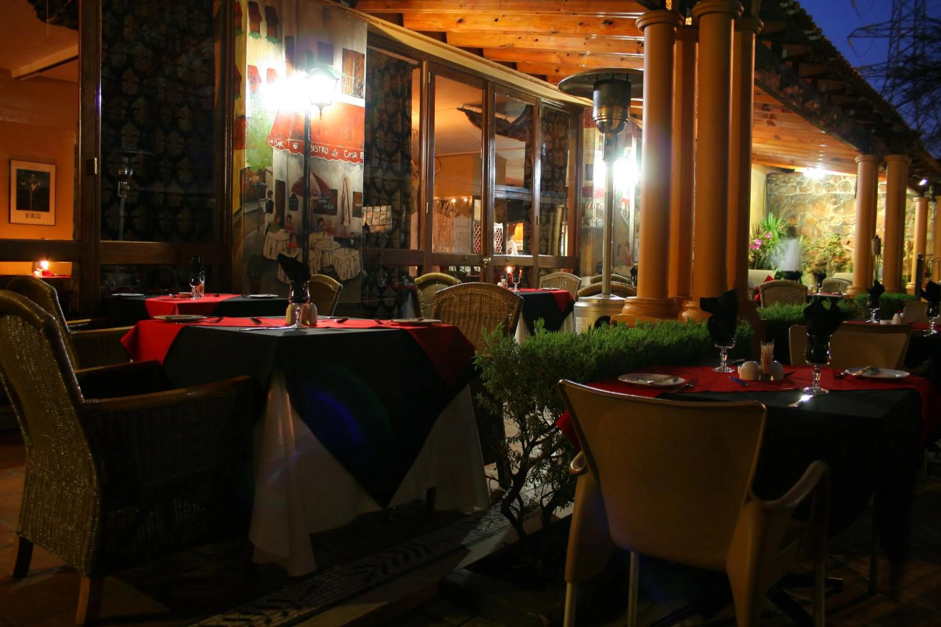 Restaurant/places to eat in Casa Toscana Lodge