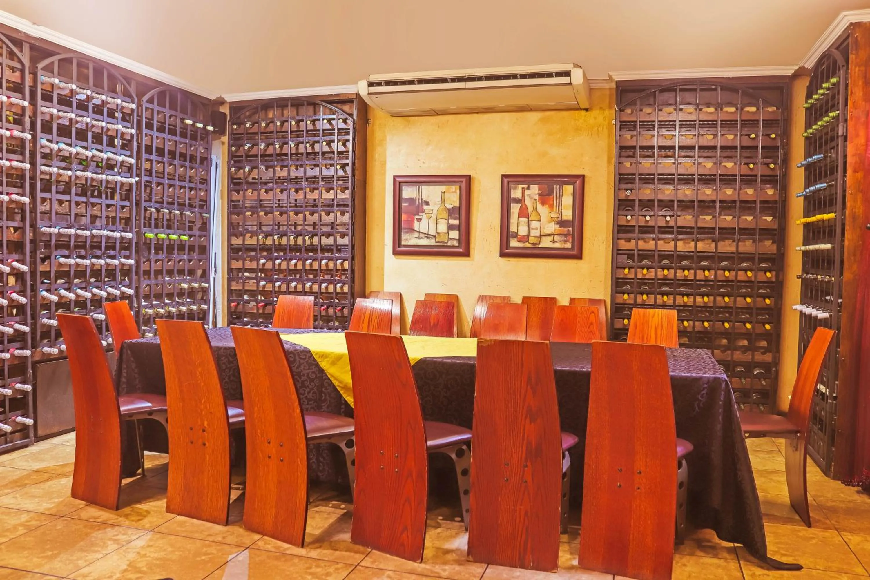 Business facilities in Casa Toscana Lodge