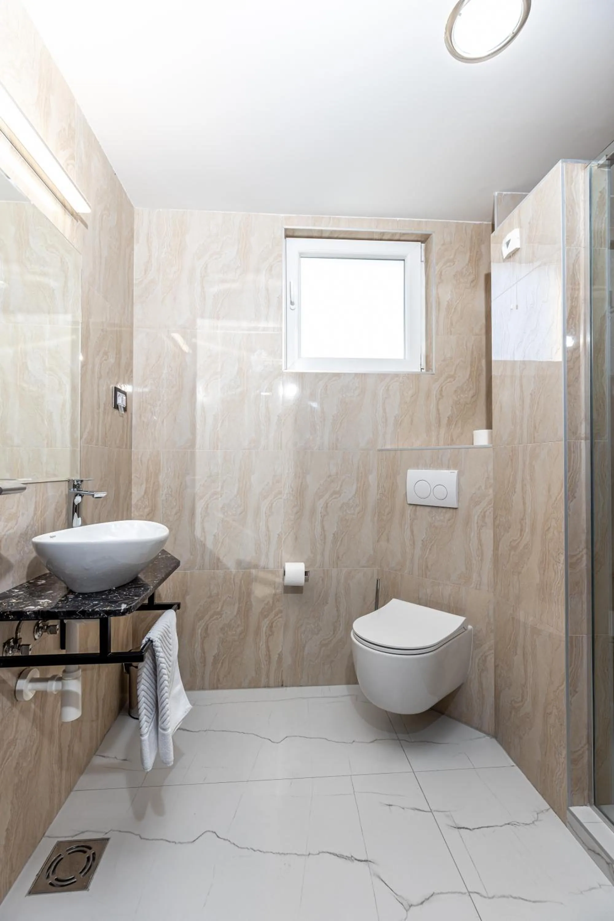 Shower in ForS Resort & Spa