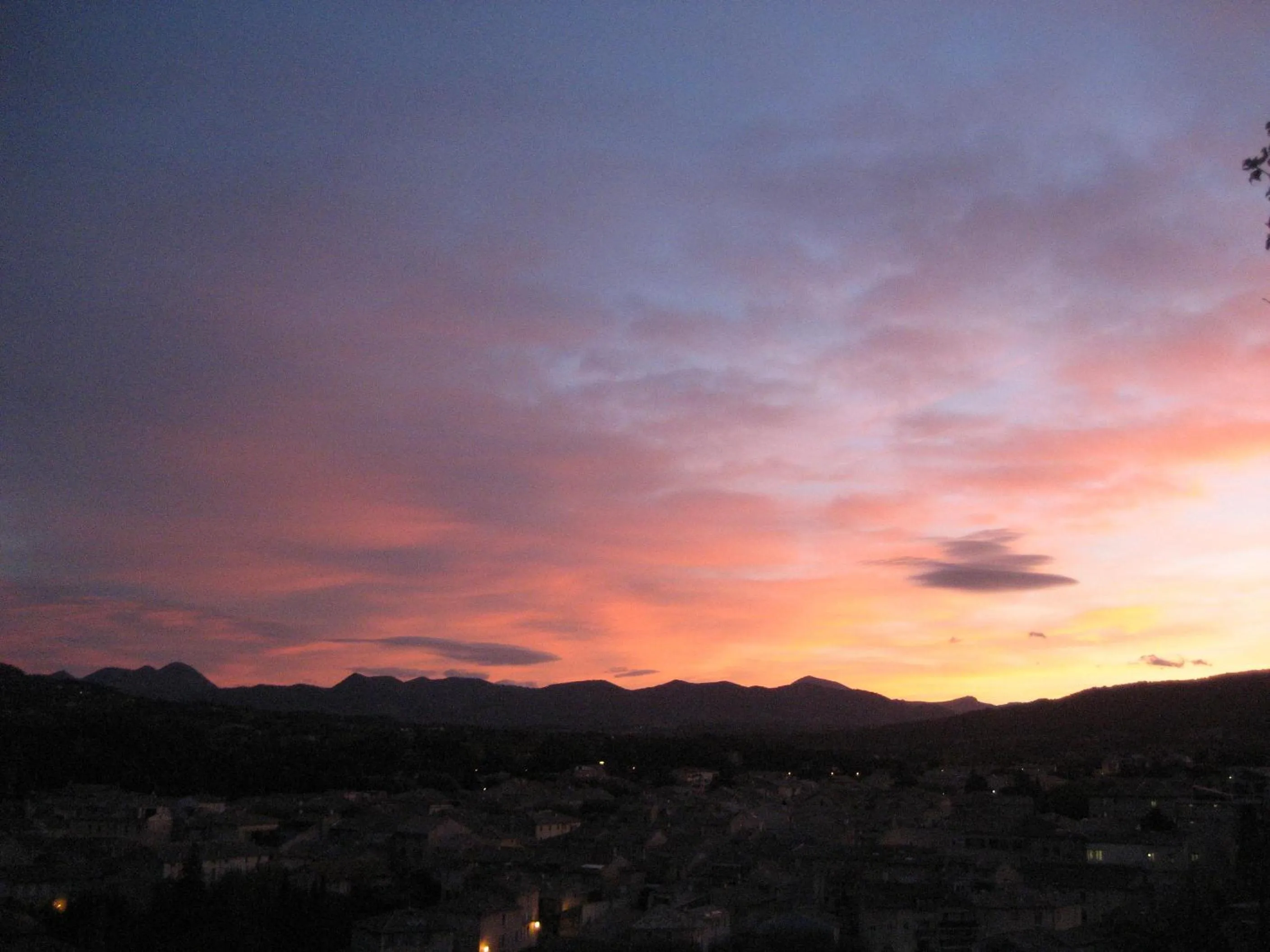 Mountain view in Maison d'Hôtes de l'Evêché