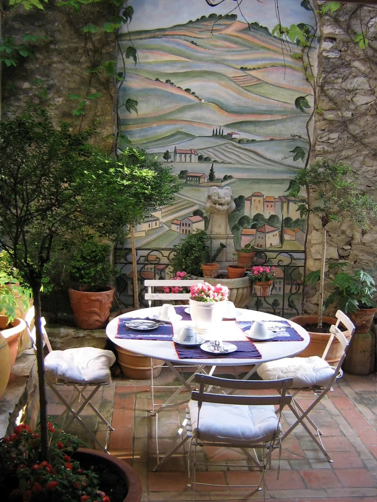 Patio in Maison d'Hôtes de l'Evêché