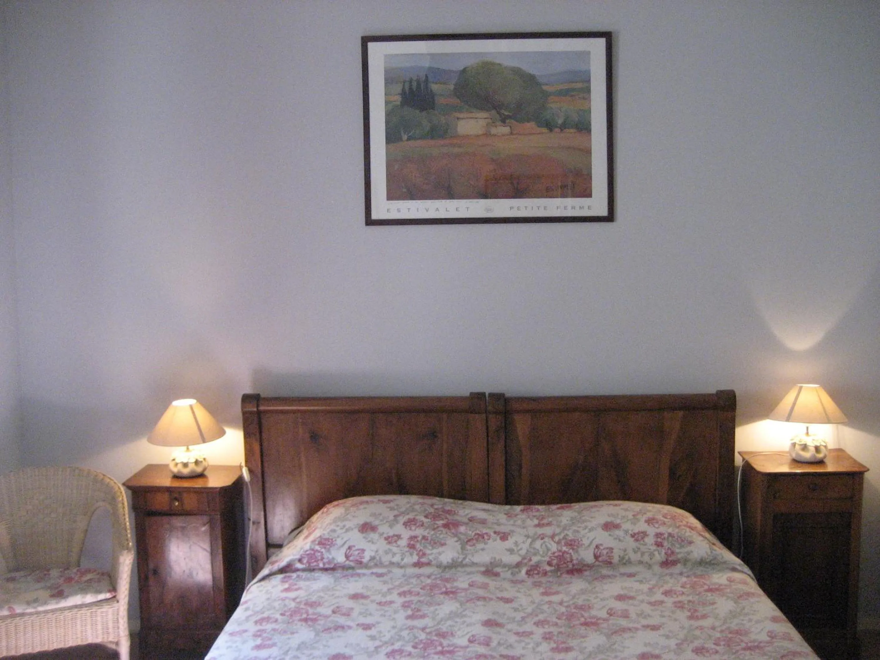 Bedroom, Bed in Maison d'Hôtes de l'Evêché