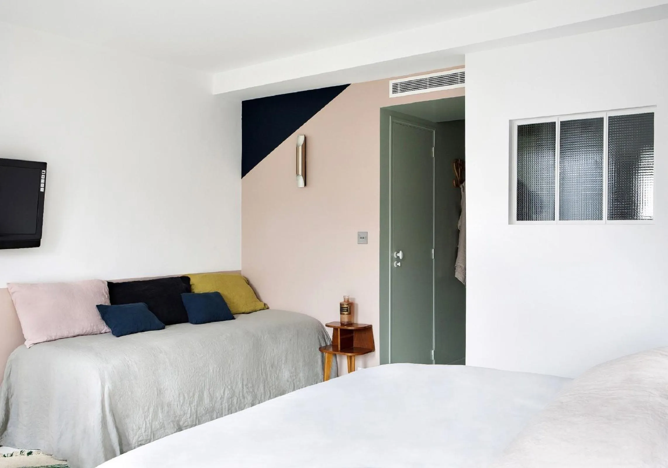 TV and multimedia, Bed in Hôtel Henriette