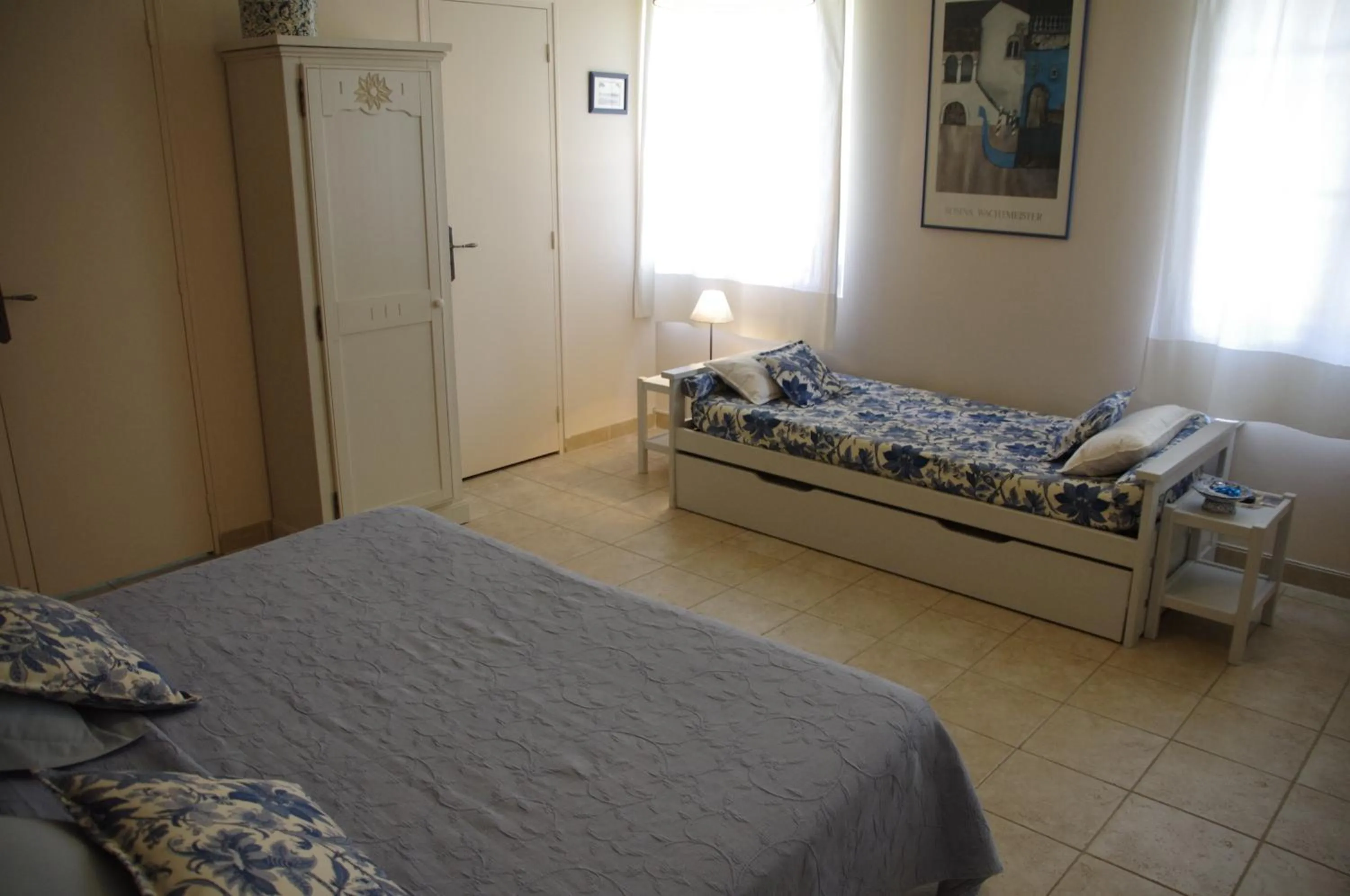Photo of the whole room, Bed in La Bastide Tara