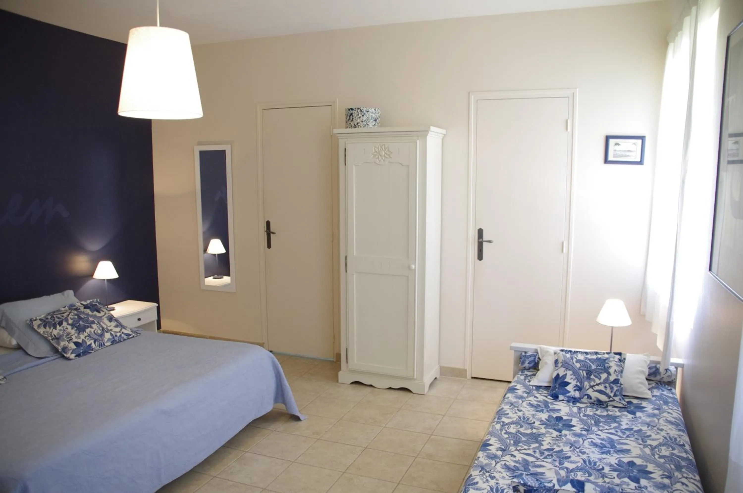 Photo of the whole room, Bed in La Bastide Tara