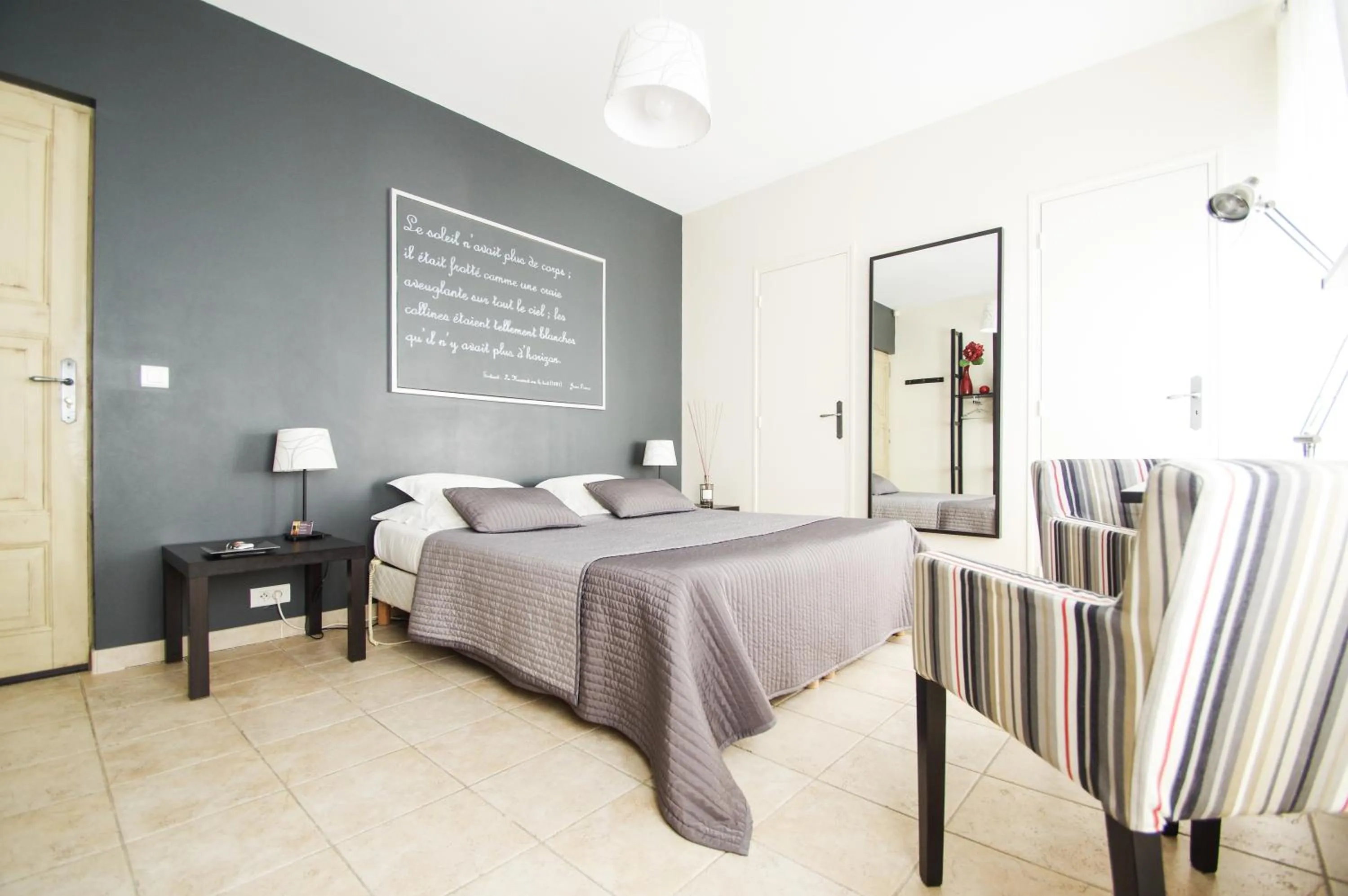 Bed in La Bastide Tara