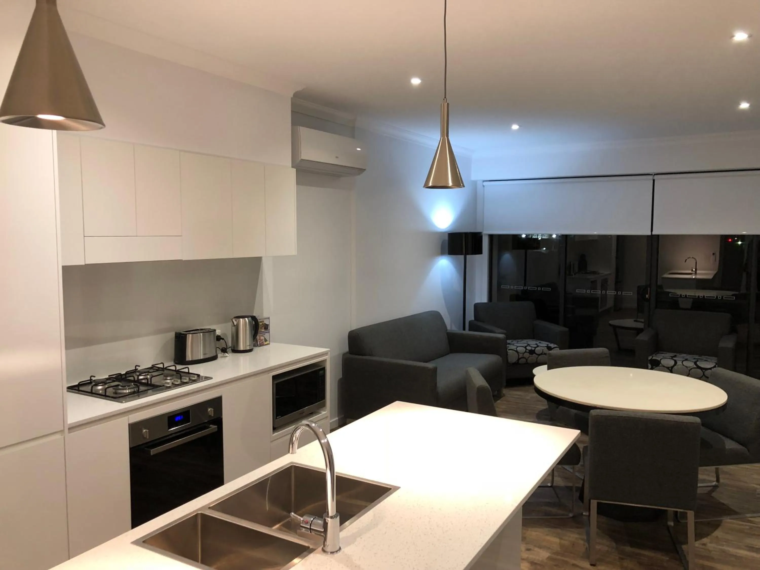 Coffee/tea facilities in Quattro On Young