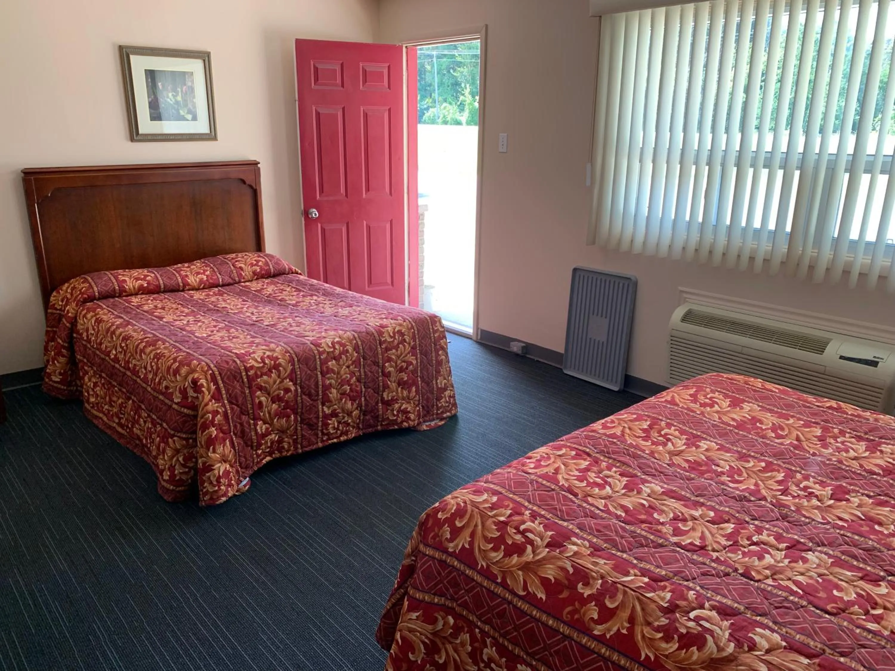 Bedroom, Bed in The Silver Birch Motel