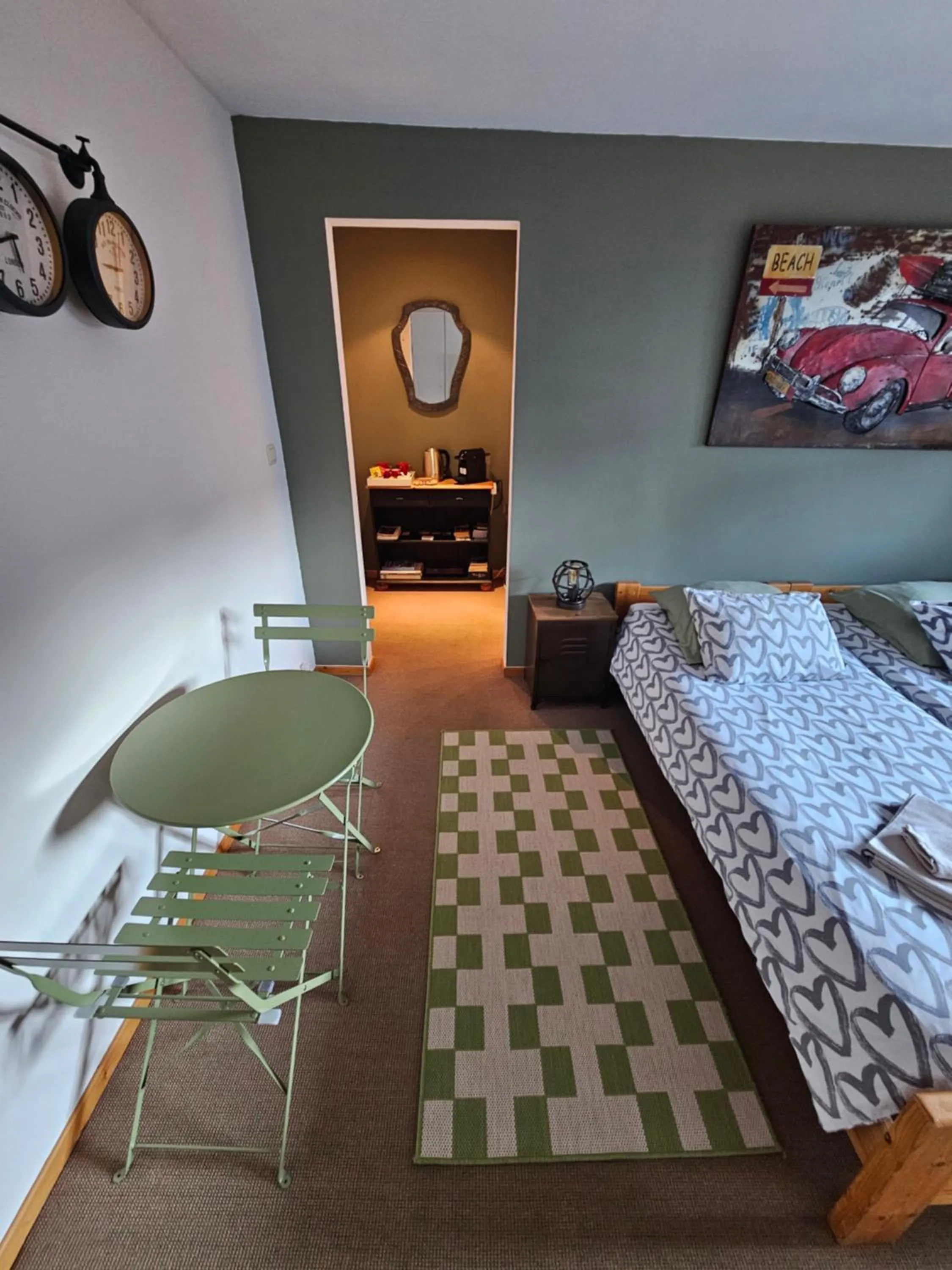 Bed in Brigitte & Alain