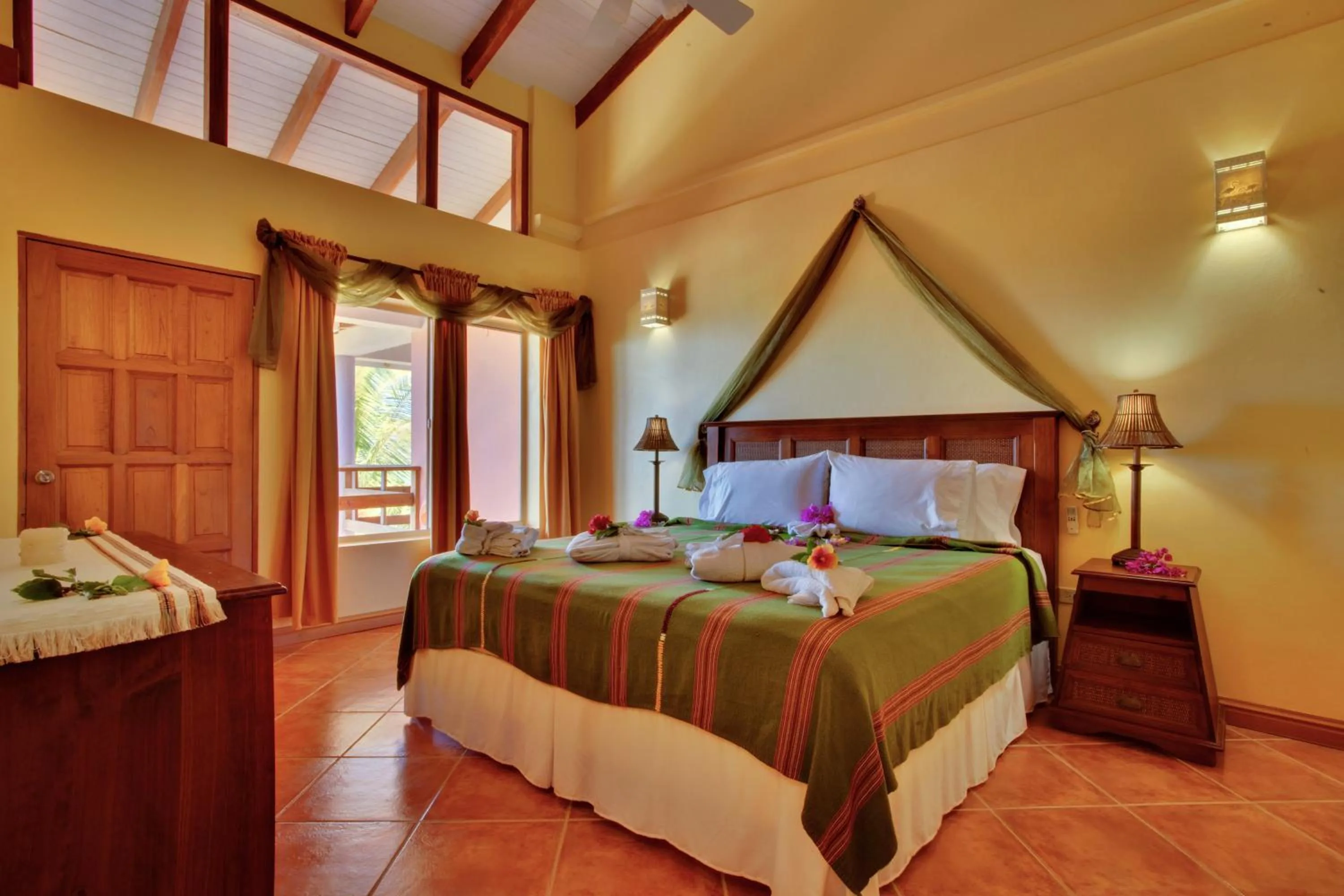 Photo of the whole room, Bed in Laru Beya Resort