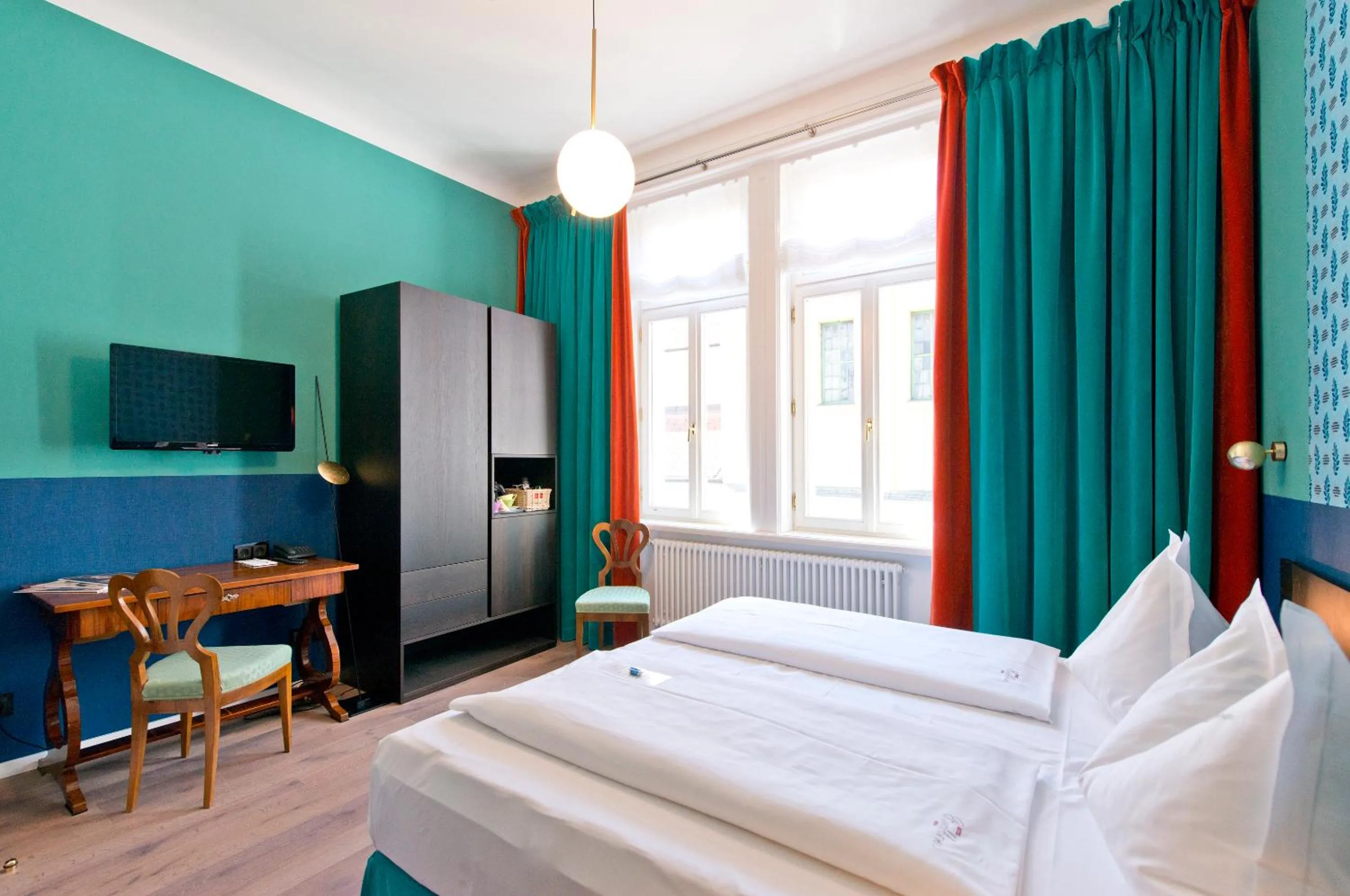 TV and multimedia, Bed in Hotel Beethoven Wien