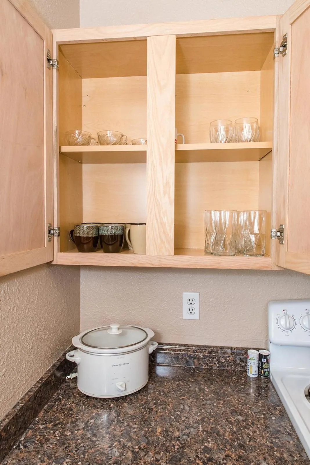 Kitchen or kitchenette in Mountain Song