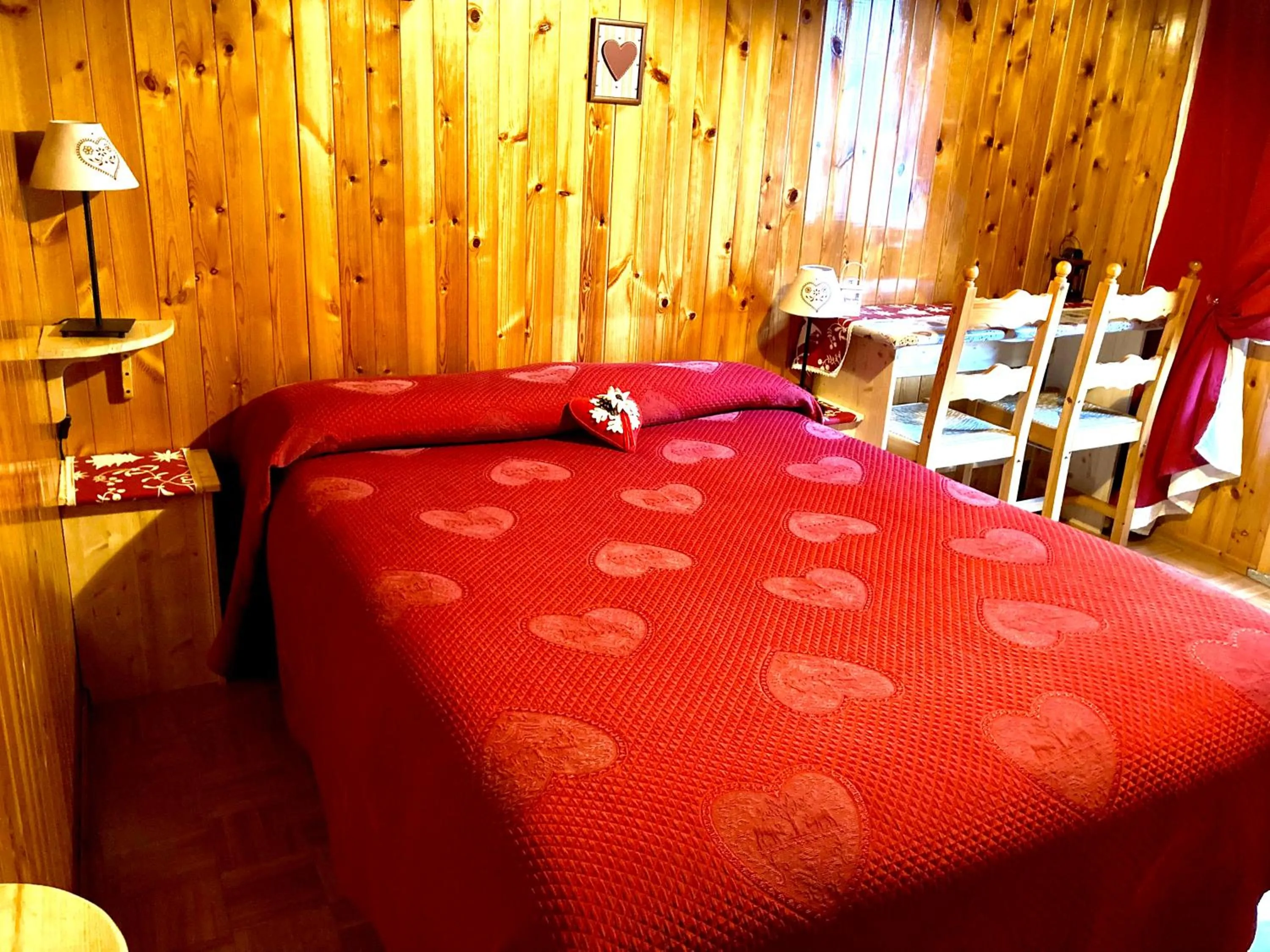 Photo of the whole room, Bed in B&B Maison Vallomy