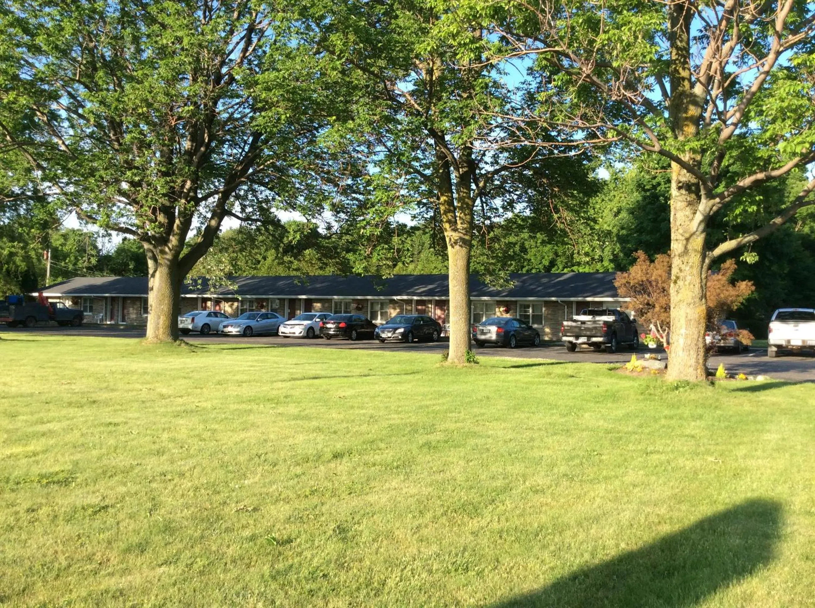 Facade/entrance in Dunlop Motel