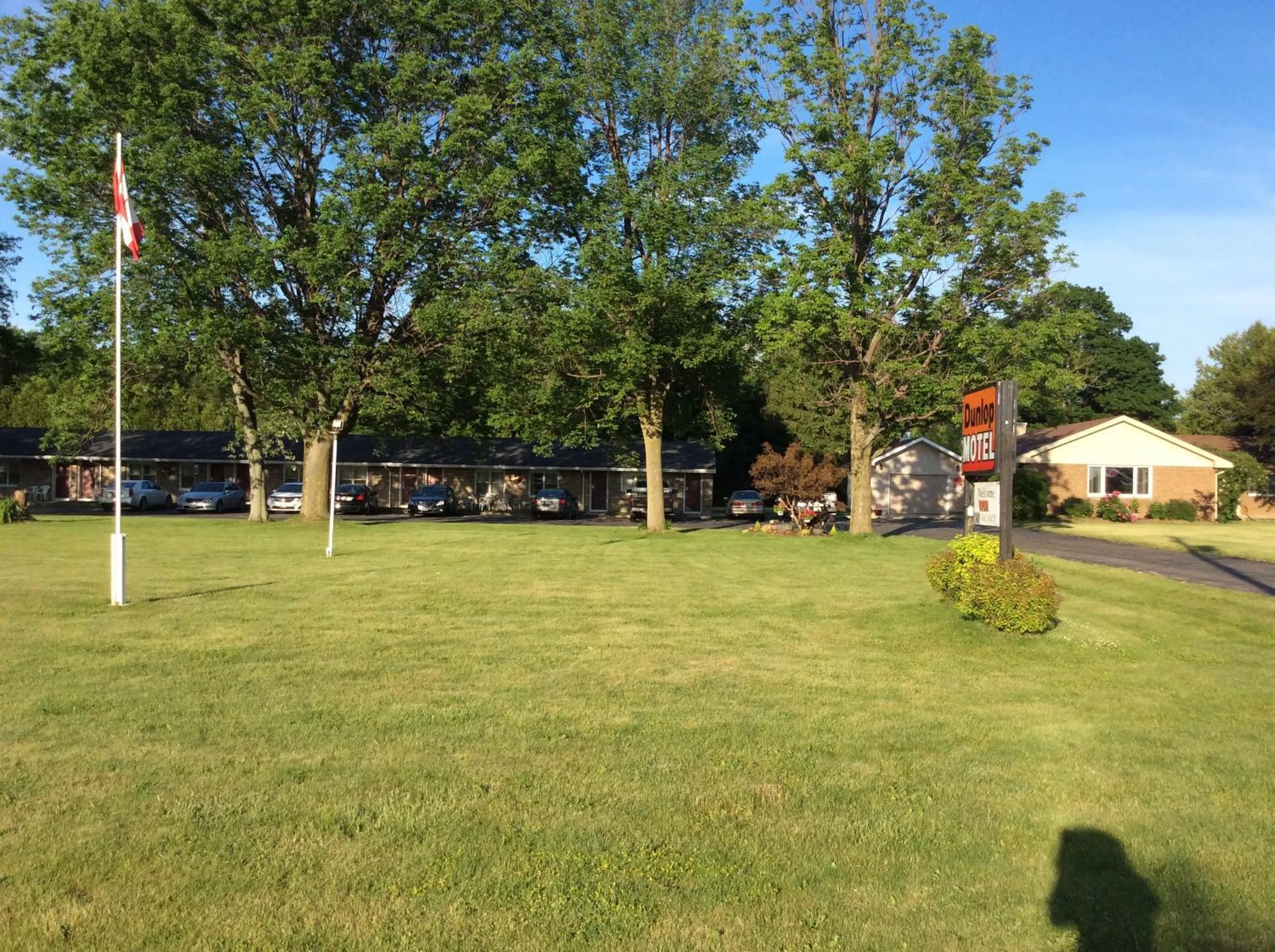 Property logo or sign in Dunlop Motel