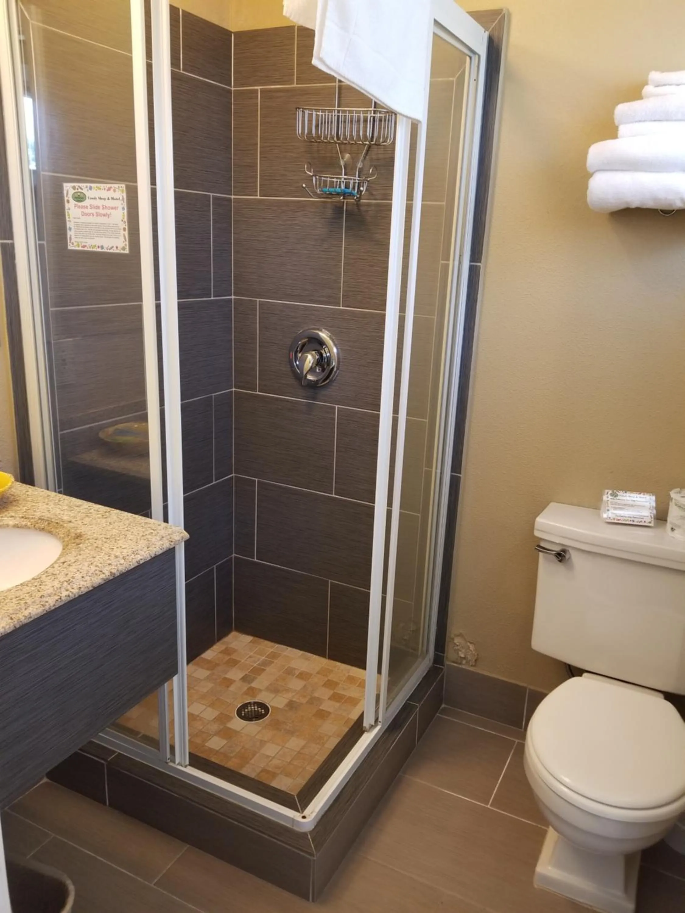 Bathroom in Middlebury Sweets Motel