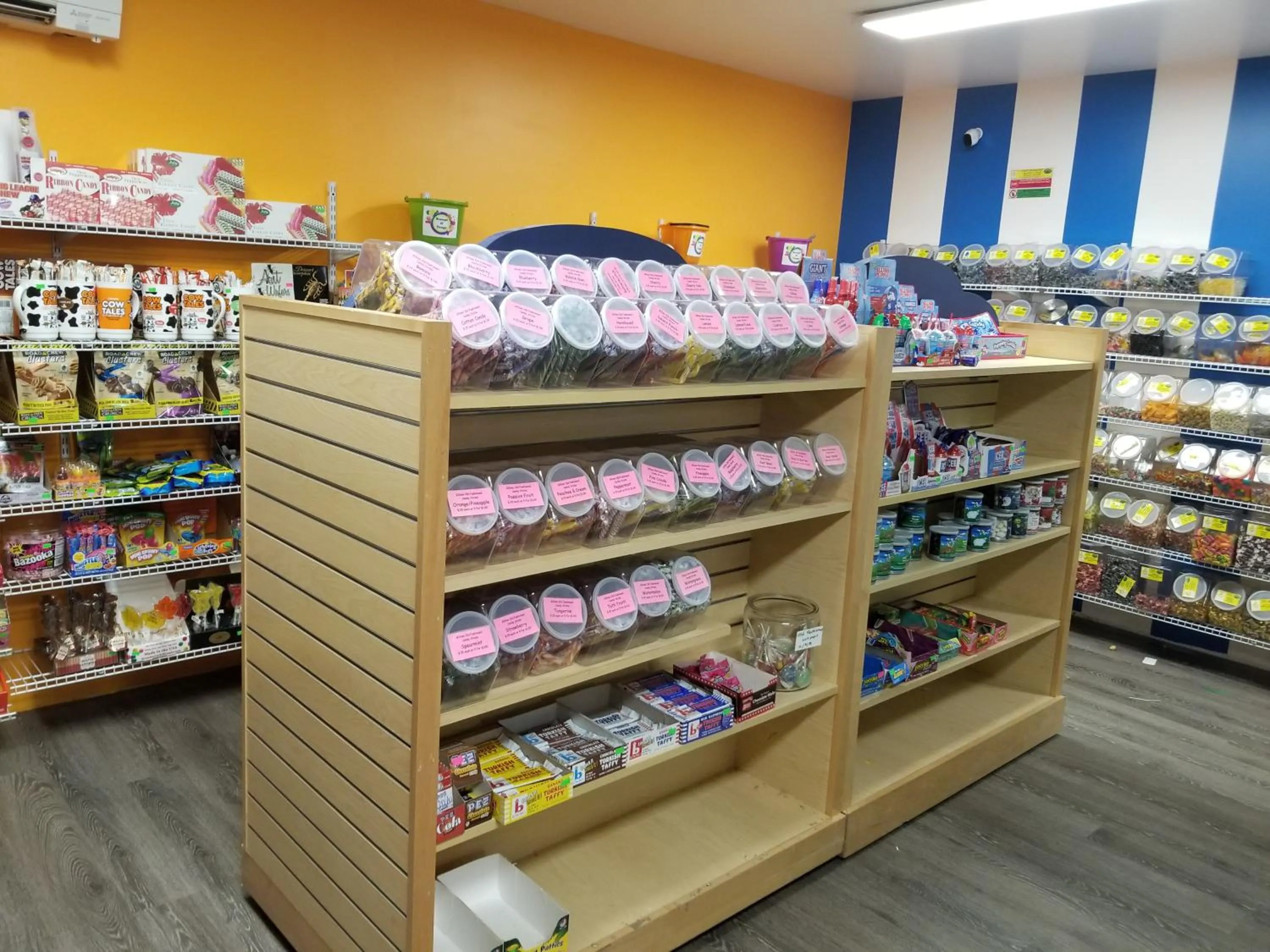 On-site shops in Middlebury Sweets Motel