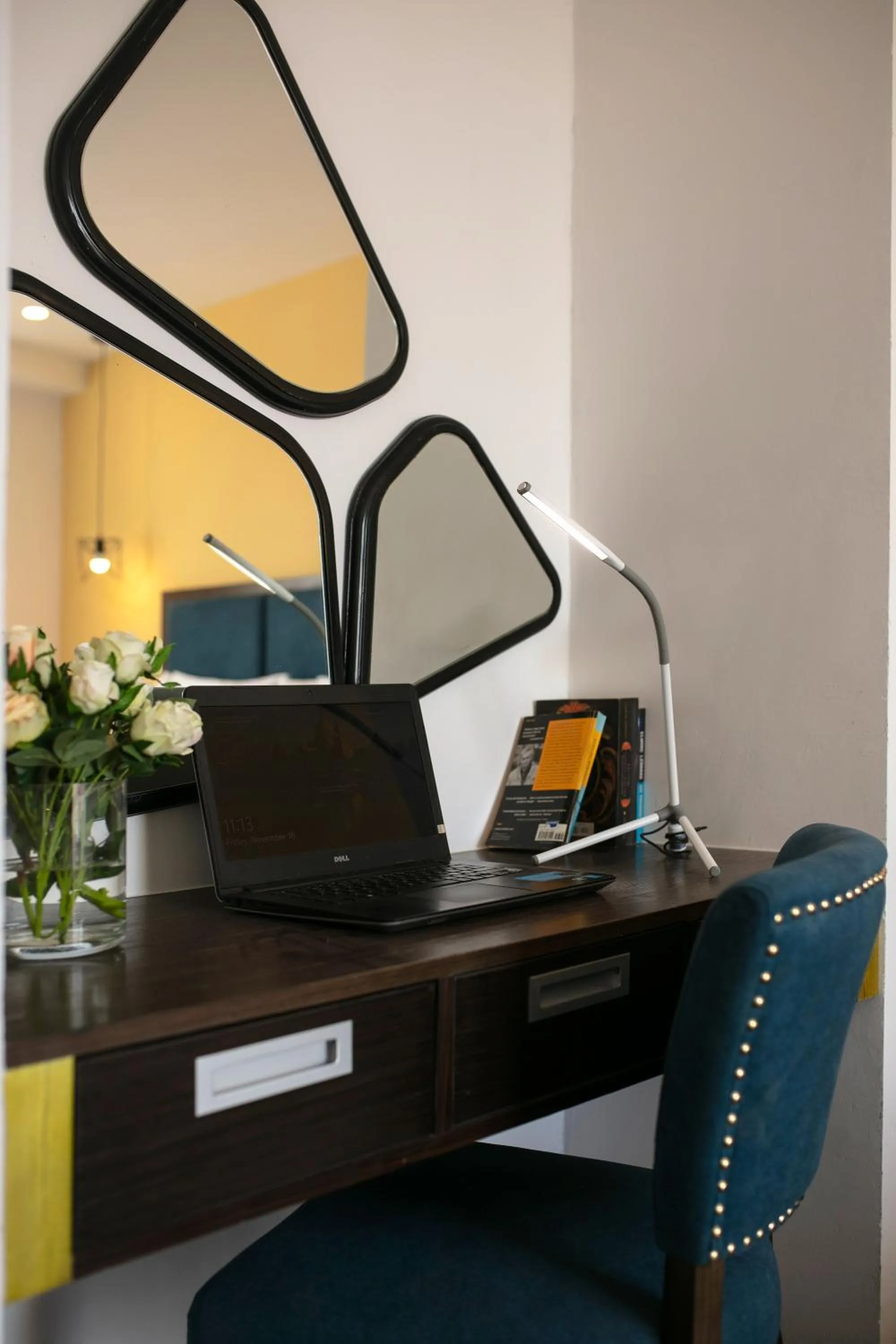 TV and multimedia in Azalea Parkview Hotel