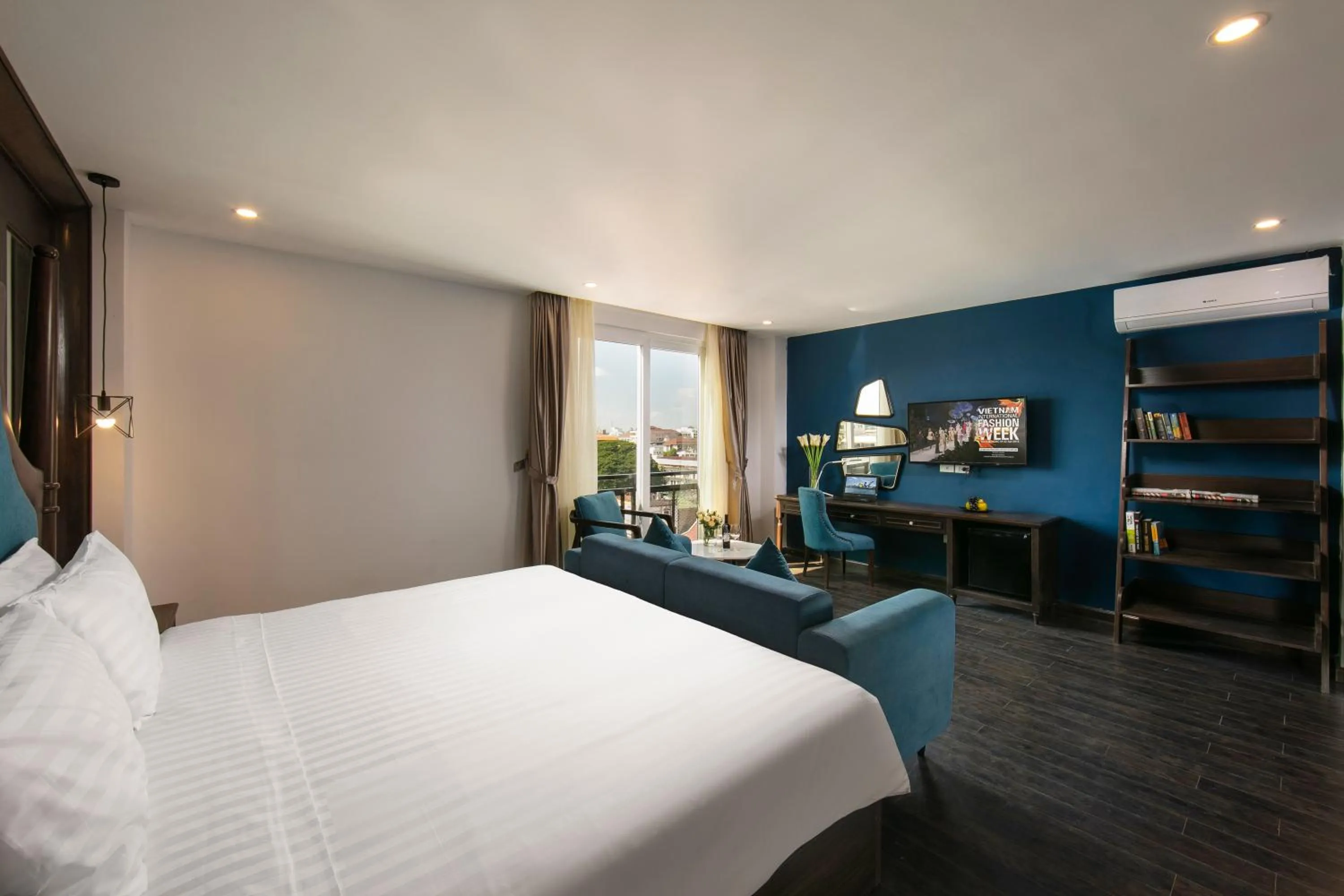 Photo of the whole room, Bed in Azalea Parkview Hotel