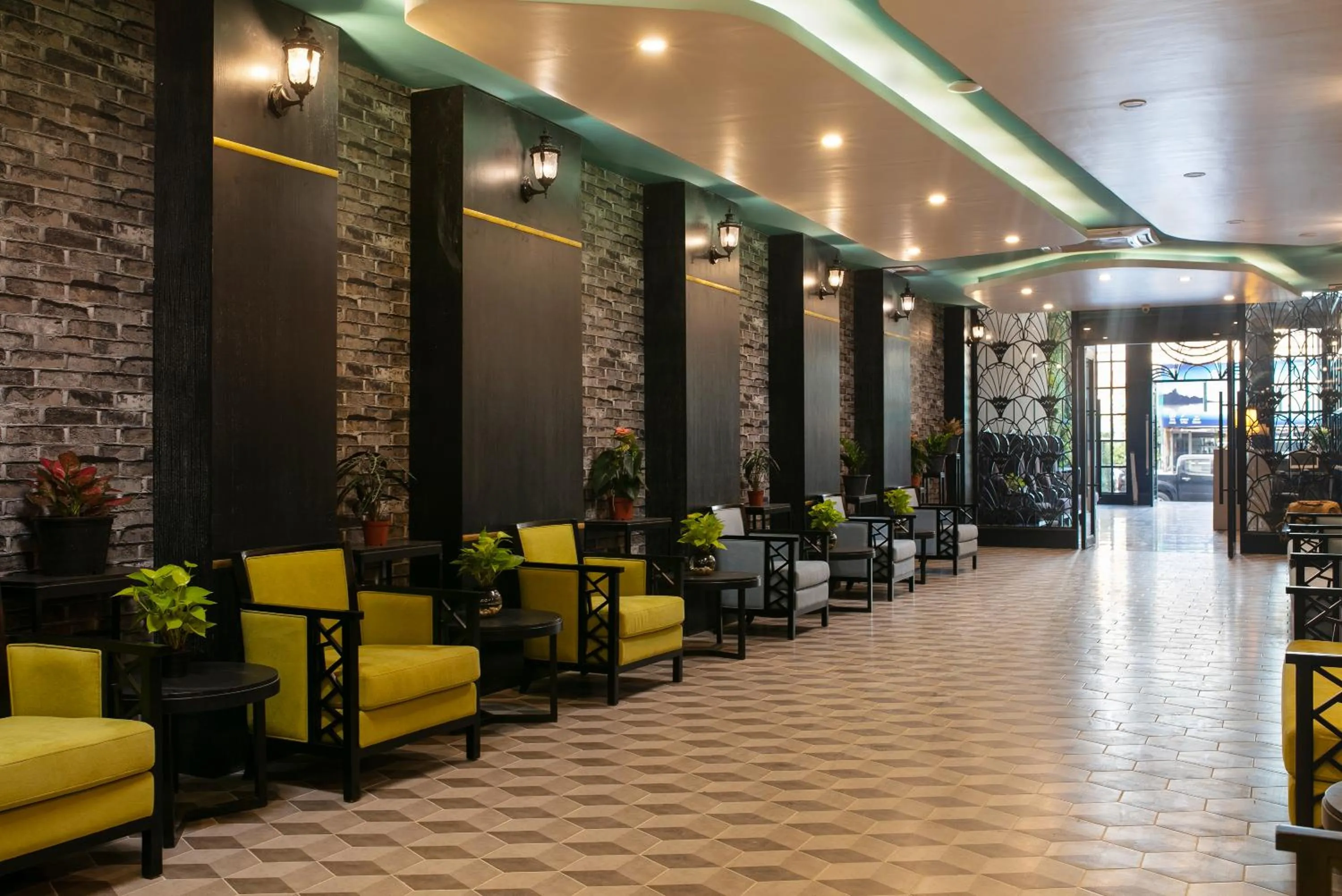 Restaurant/places to eat in Azalea Parkview Hotel