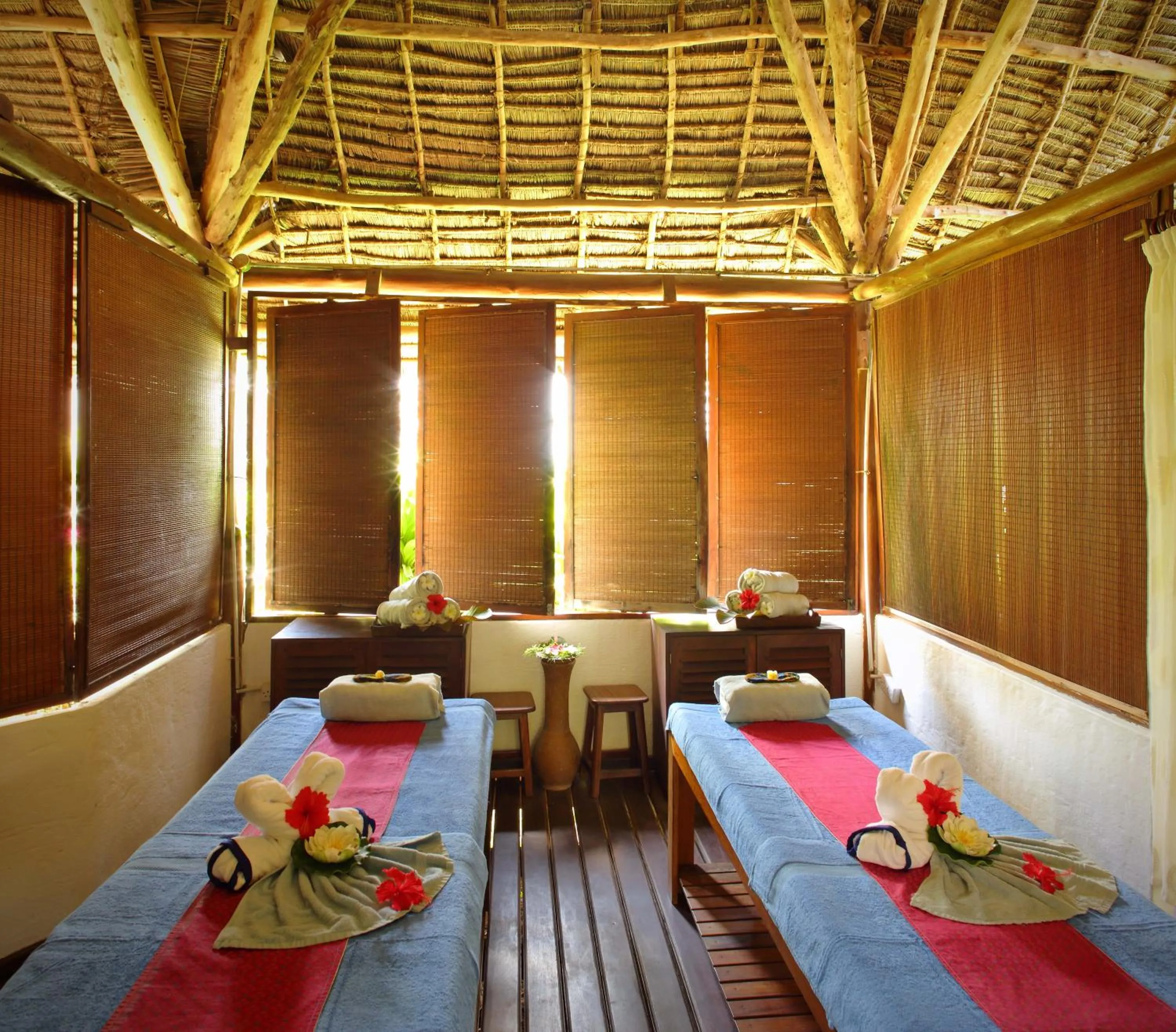 Spa and wellness centre/facilities, Bed in Bluebay Beach Resort & Spa