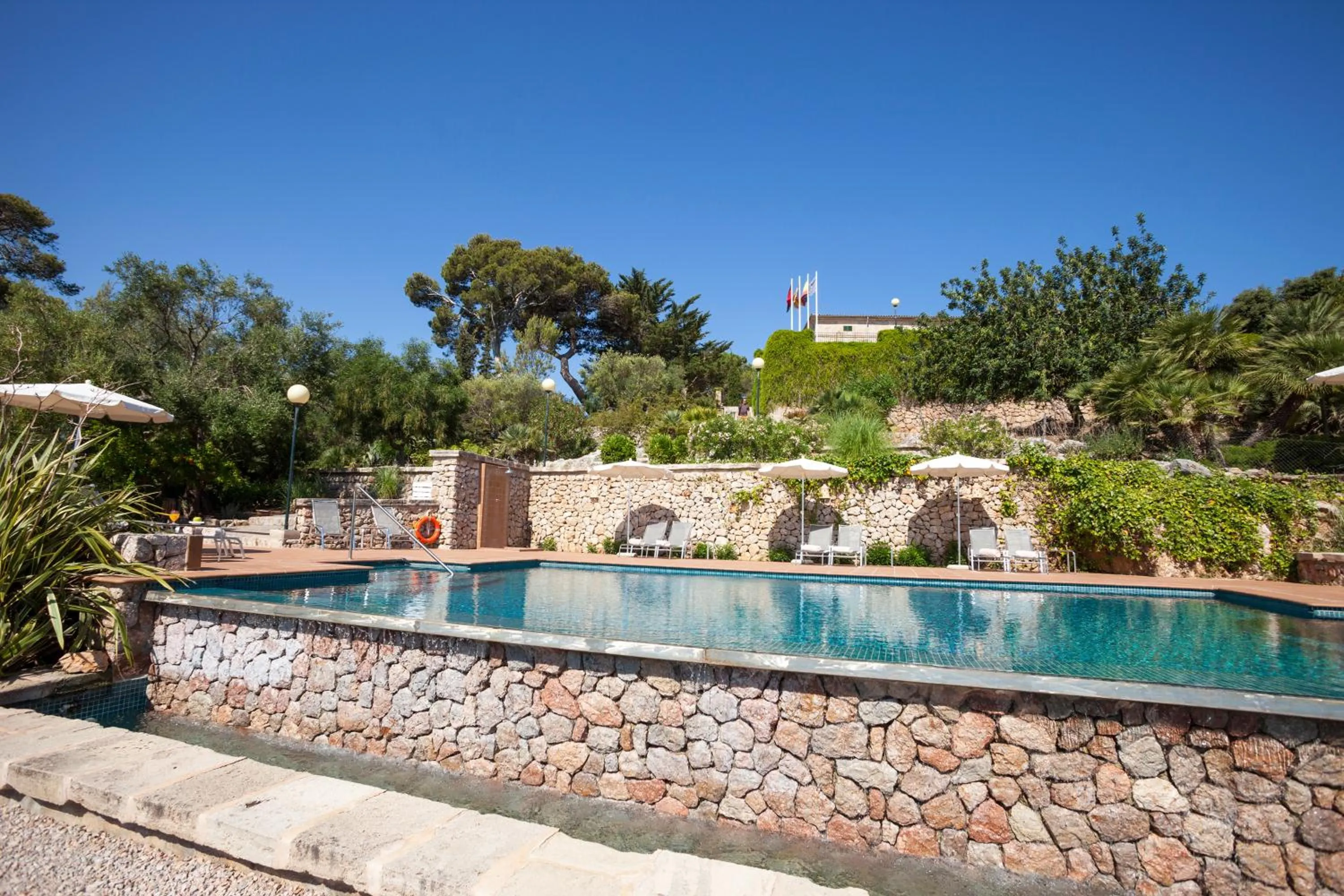 Pool view in Hotel Llenaire