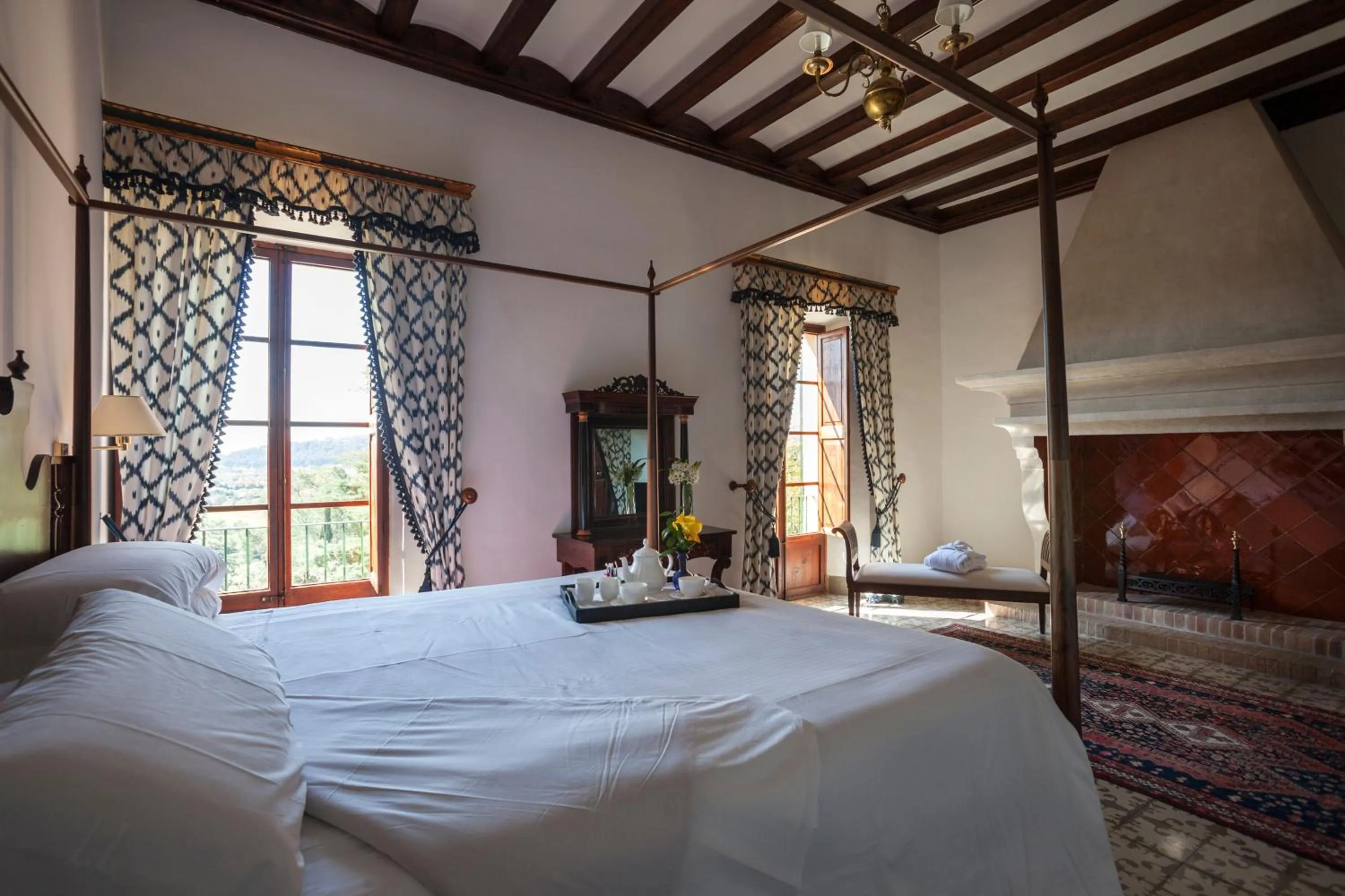 Decorative detail, Bed in Hotel Llenaire