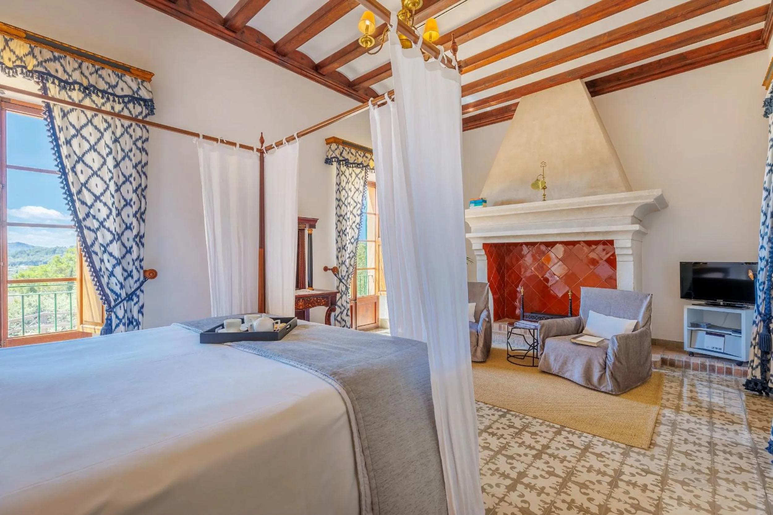 Bed in Hotel Llenaire