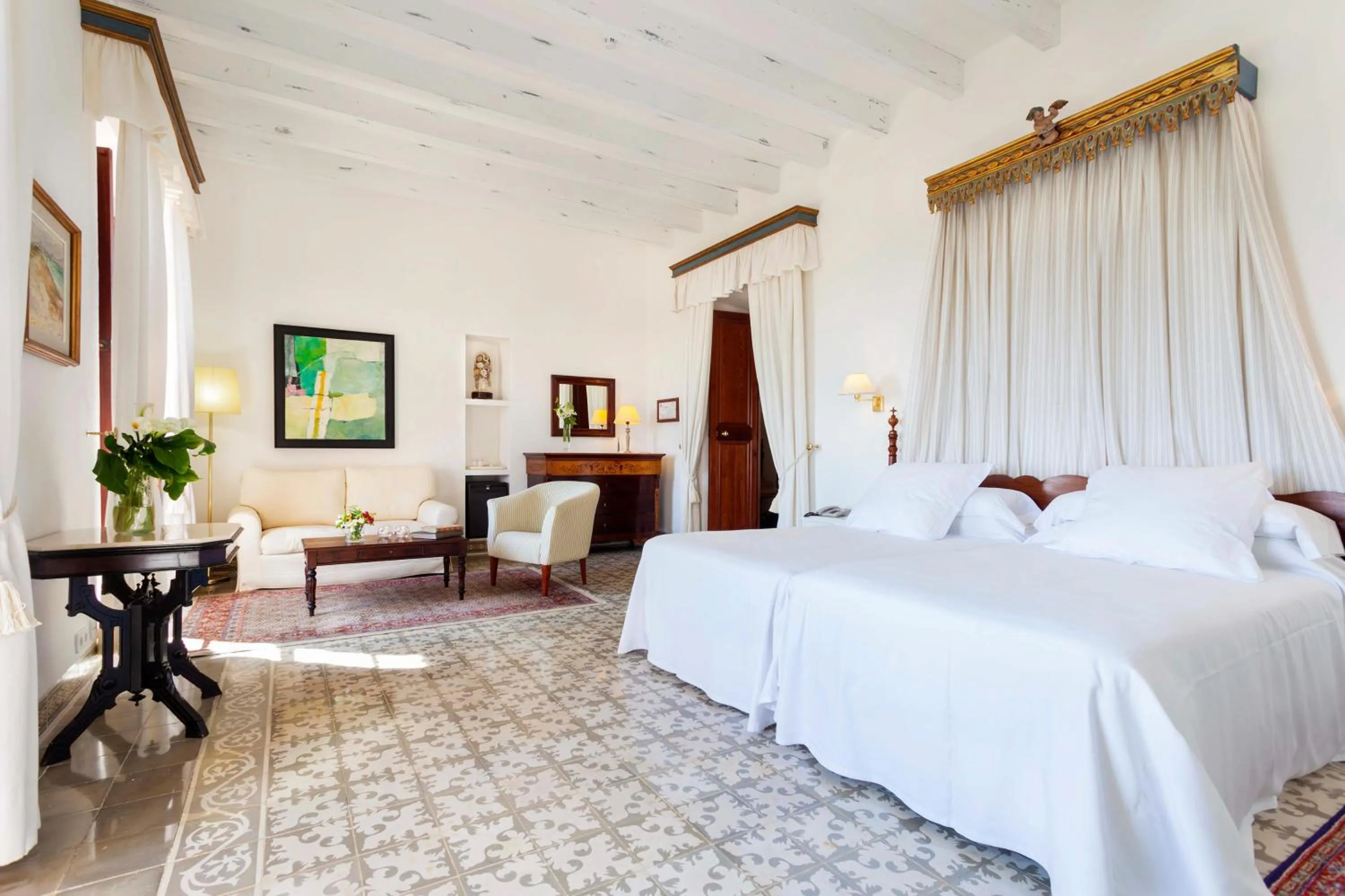 Bedroom, Bed in Hotel Llenaire