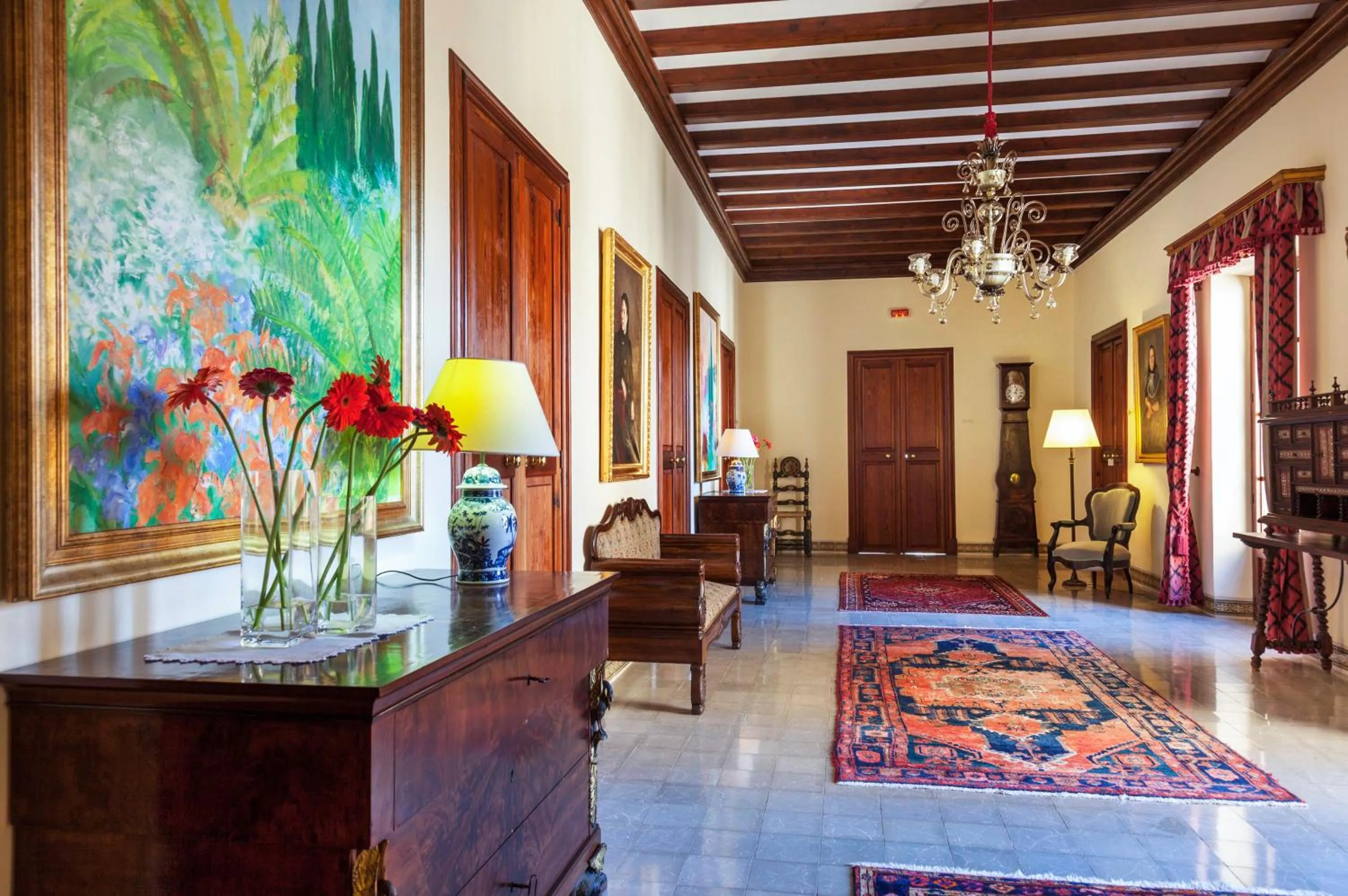 Decorative detail in Hotel Llenaire