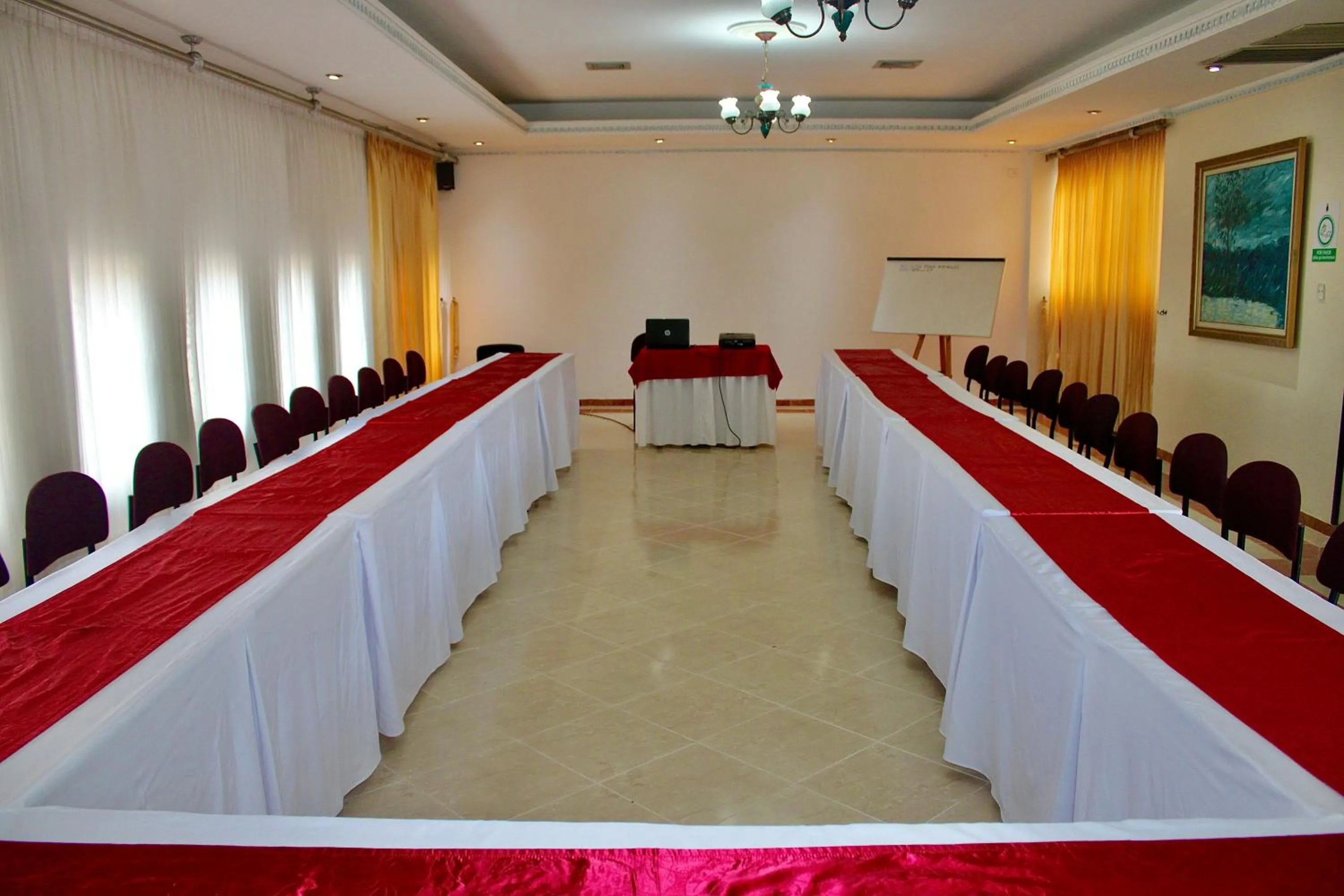 Meeting/conference room in Hotel Plaza Versalles
