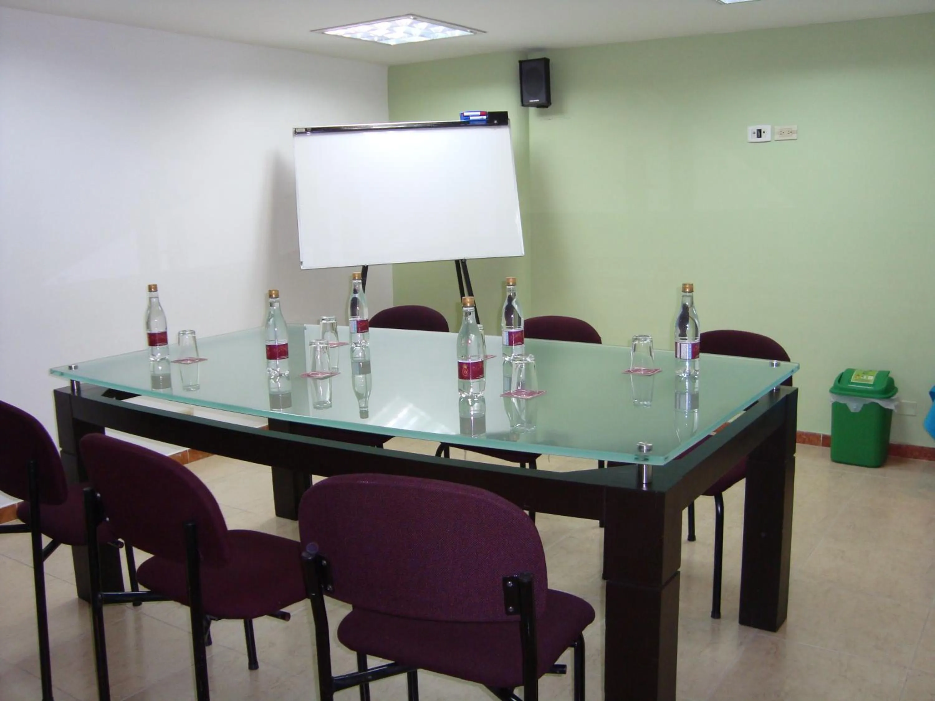 Meeting/conference room in Hotel Plaza Versalles