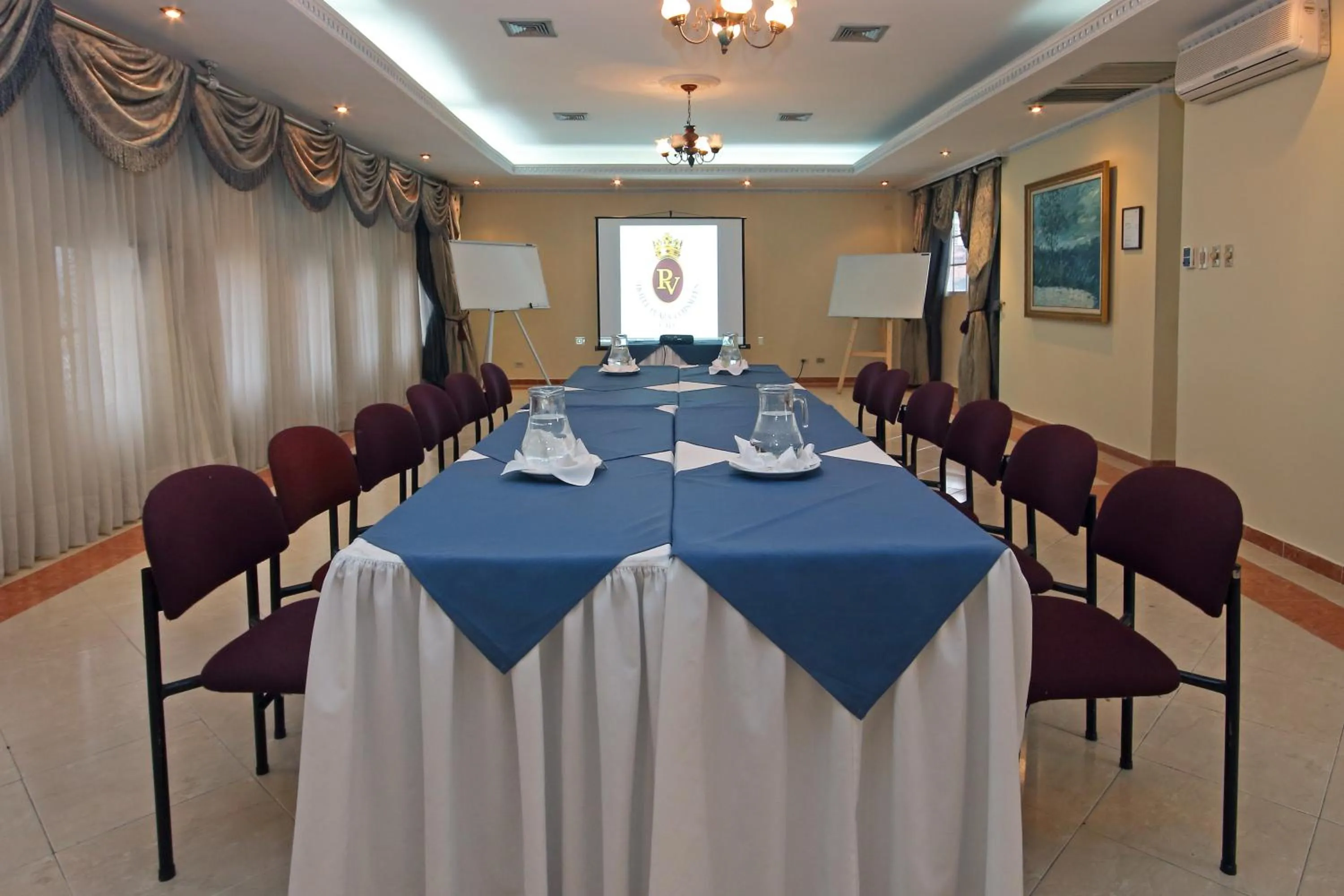 Meeting/conference room in Hotel Plaza Versalles