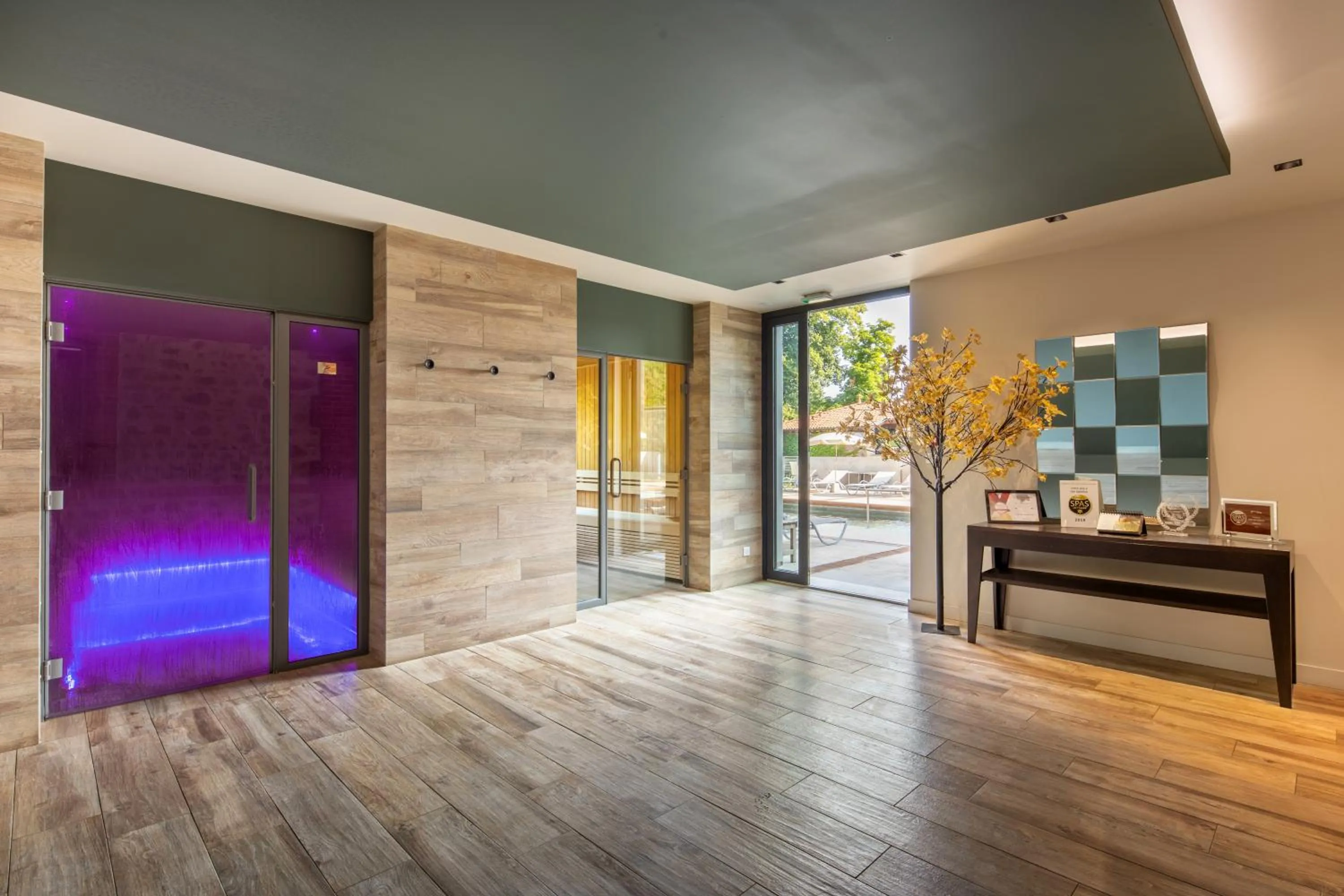 Spa and wellness centre/facilities in Château de Champlong Table Hôtel **** Golf & Spa