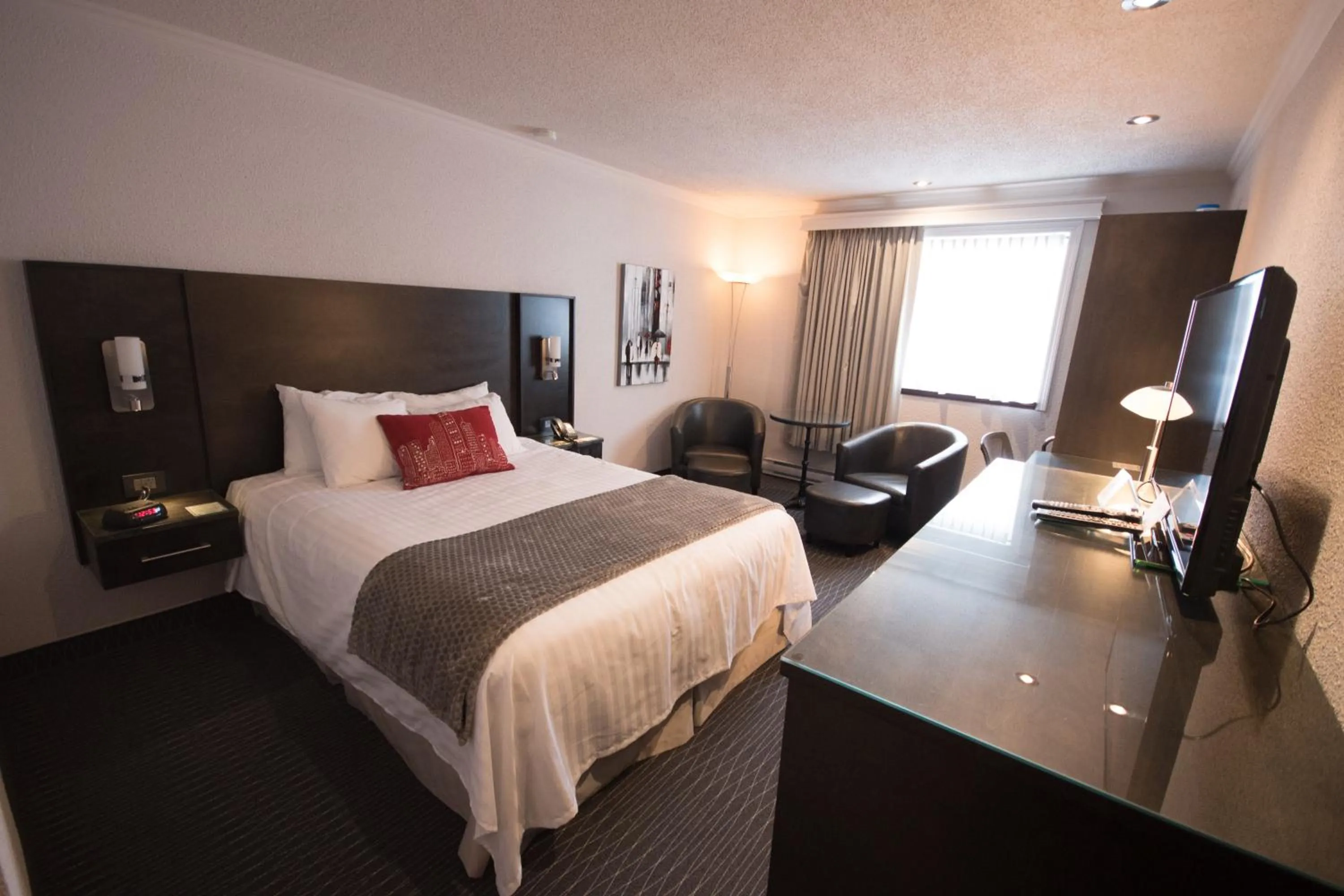 Restaurant/places to eat, Bed in Hotel des Eskers