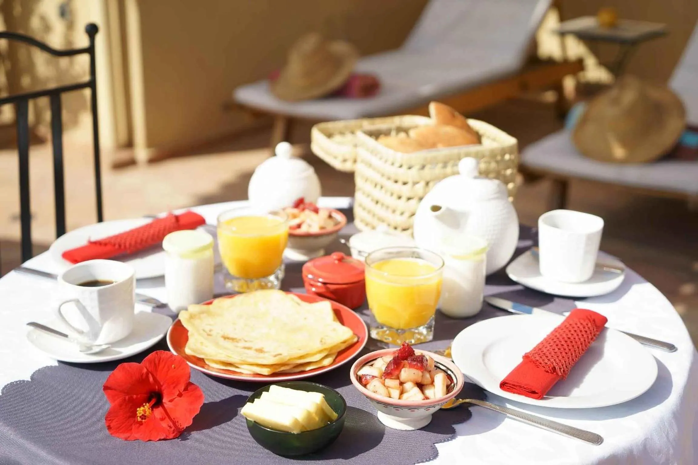 Food and drinks in Riad Dar Alif & SPA