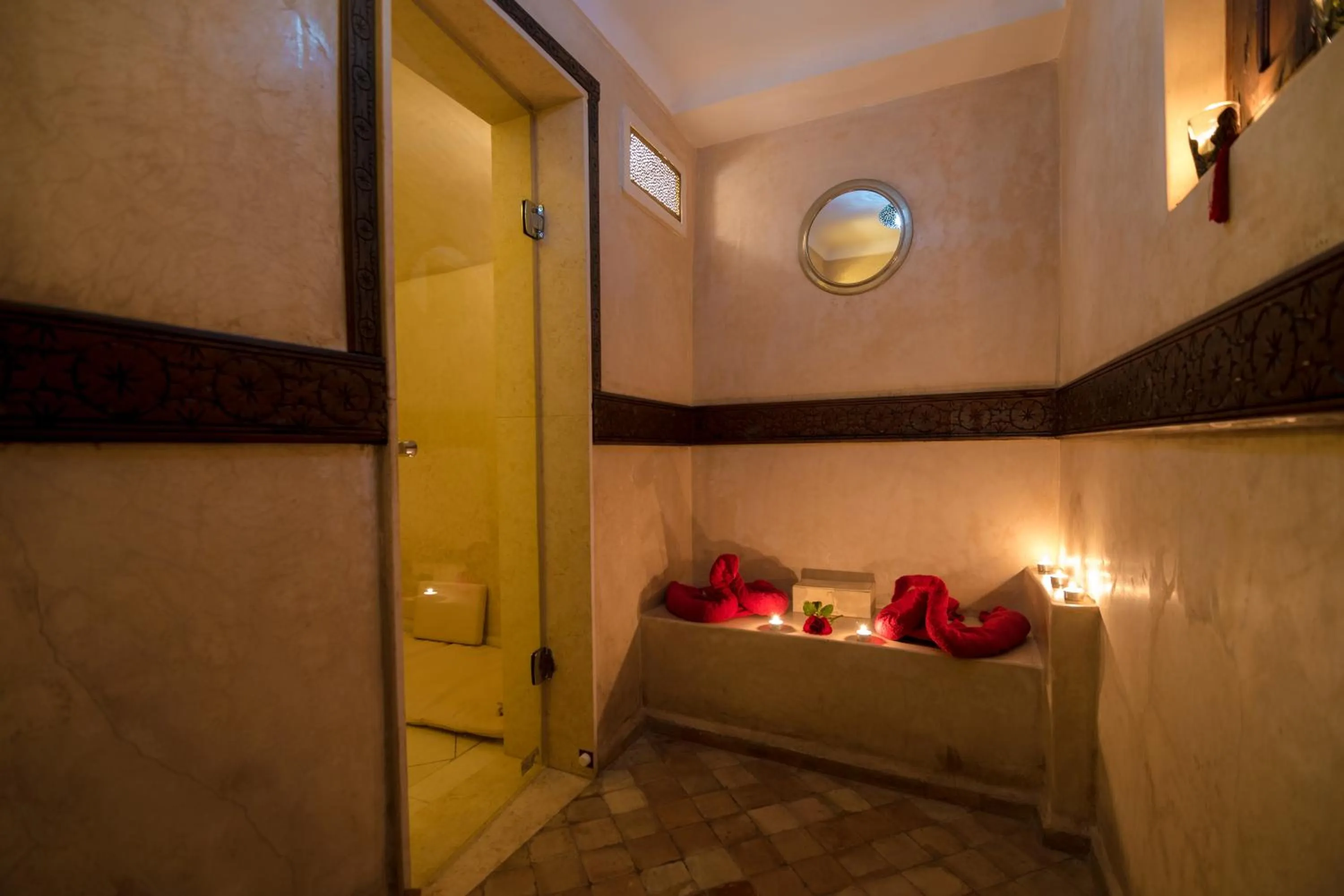Massage, Bed in Riad Dar Alif & SPA