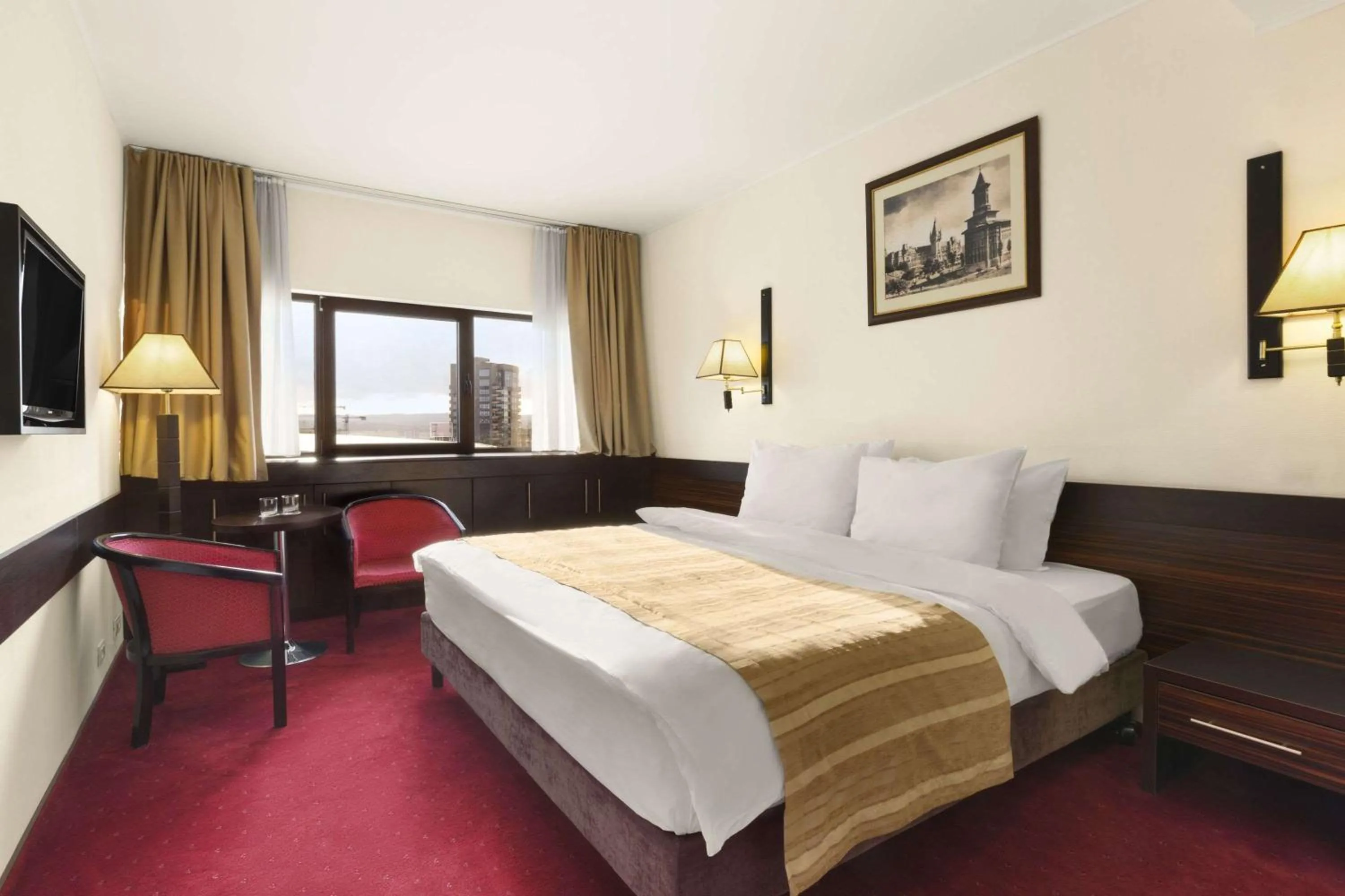 Photo of the whole room, Bed in Ramada Iasi City Center