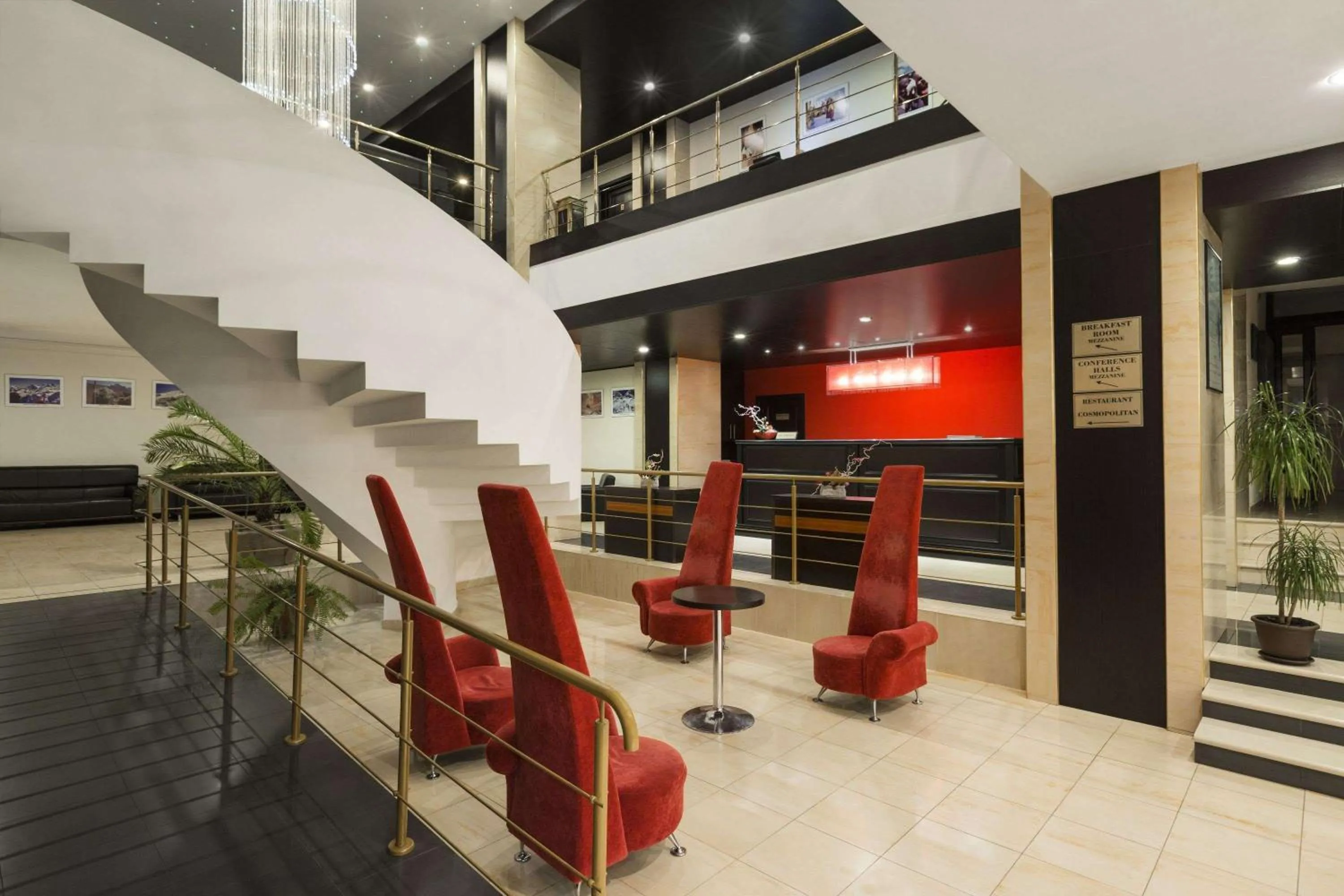 Lobby or reception in Ramada Iasi City Center