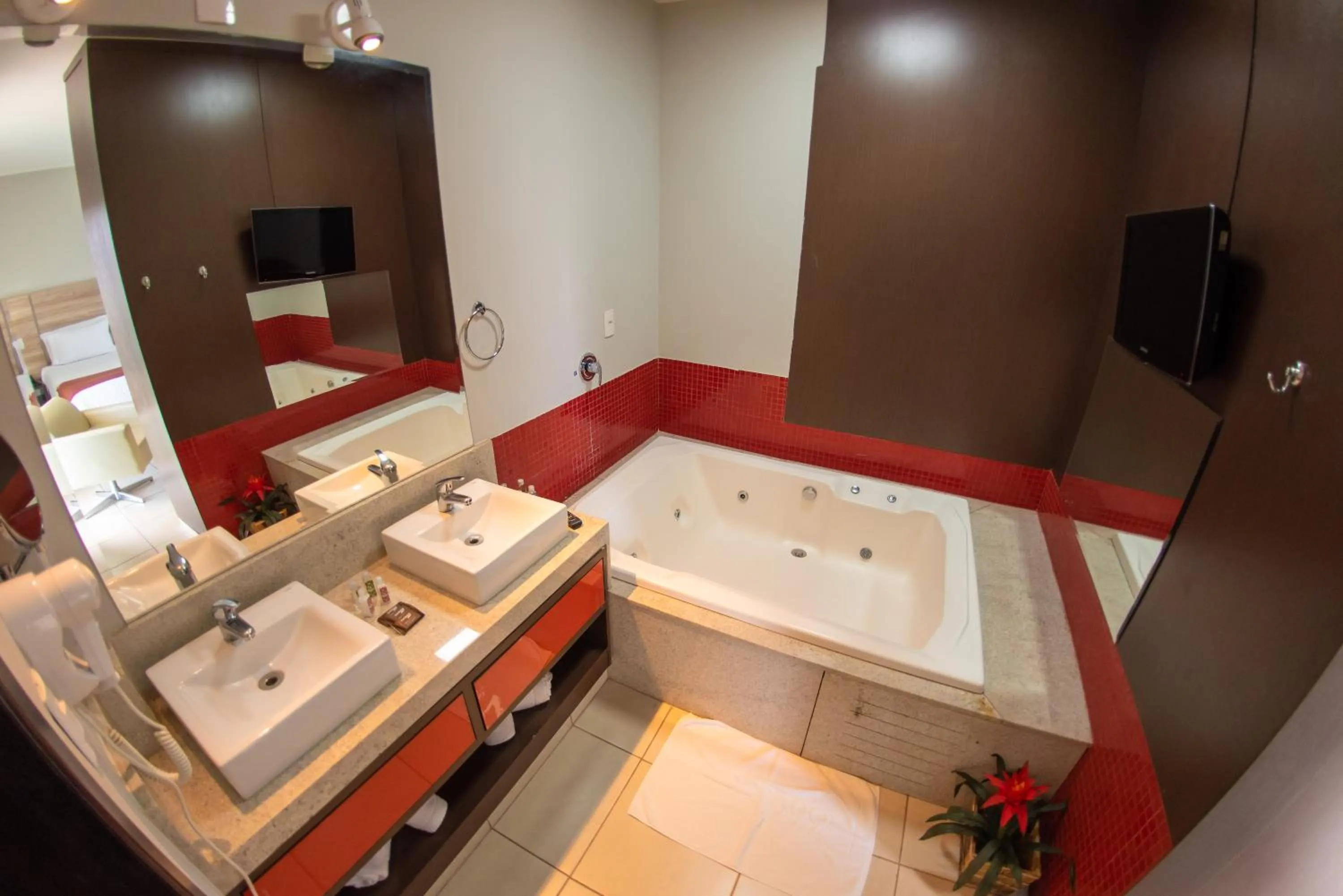 Hot Tub in Hotel Eldorado