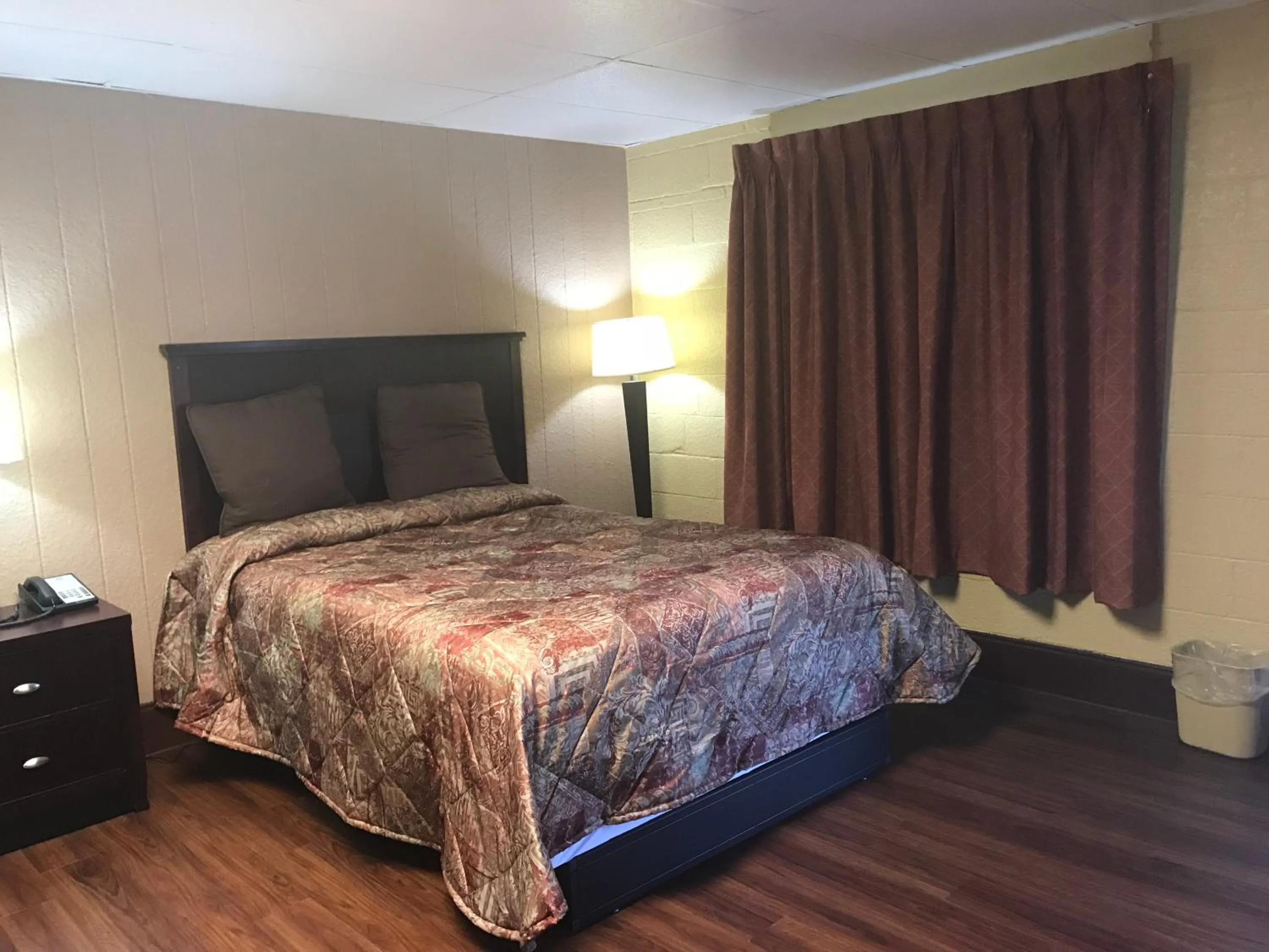 Bed in Americas Best Value Inn Stone Mountain Atlanta E