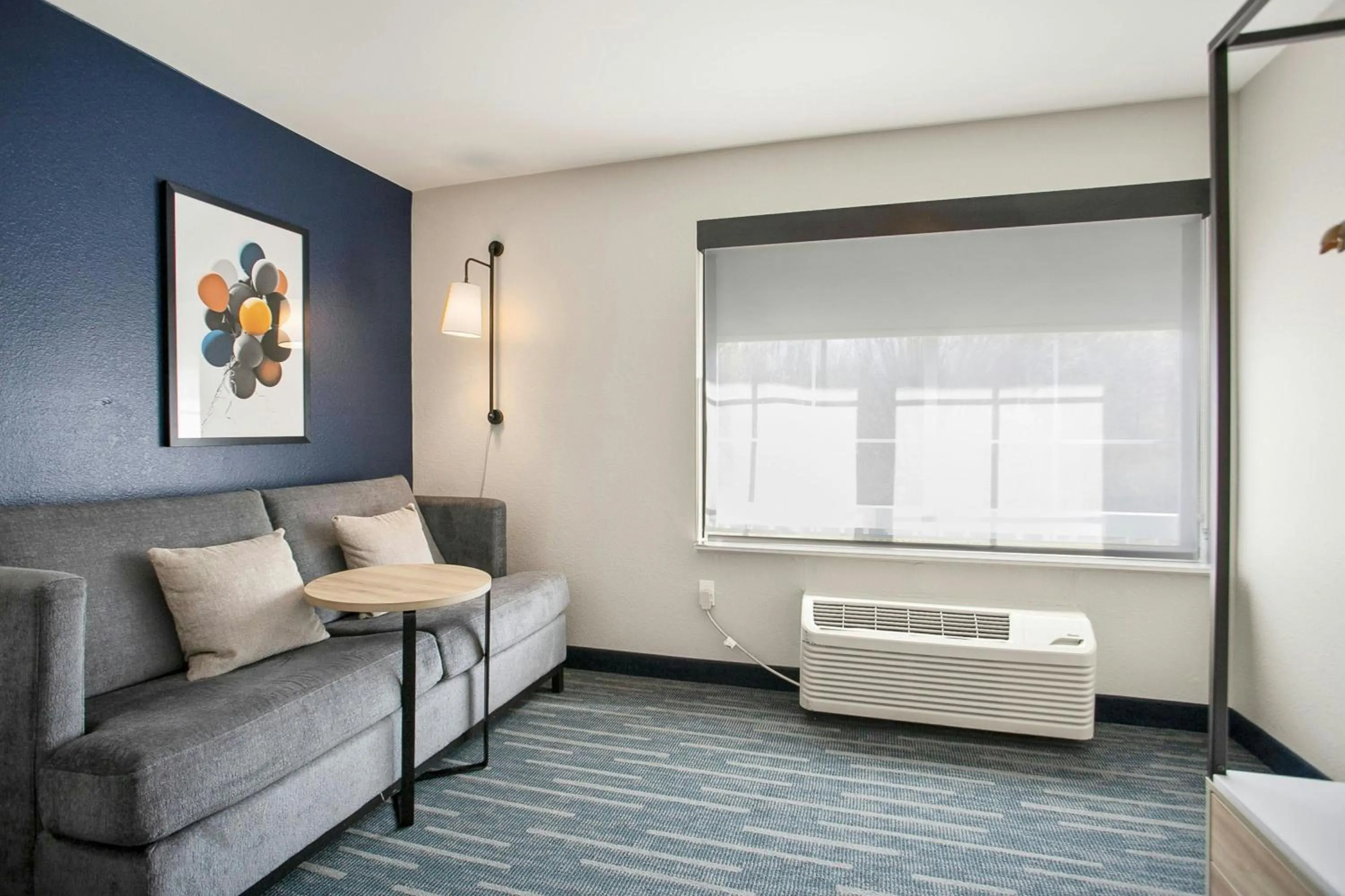 Photo of the whole room in City Express by Marriott Duluth